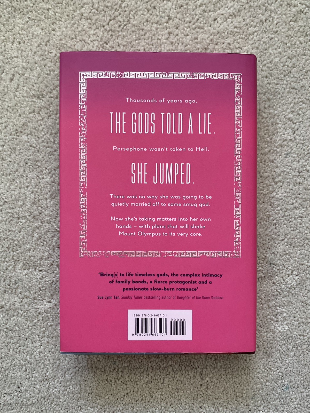 Bea Fitzgerald Girl, Goddess, Queen | Waterstones Exclusive Edition