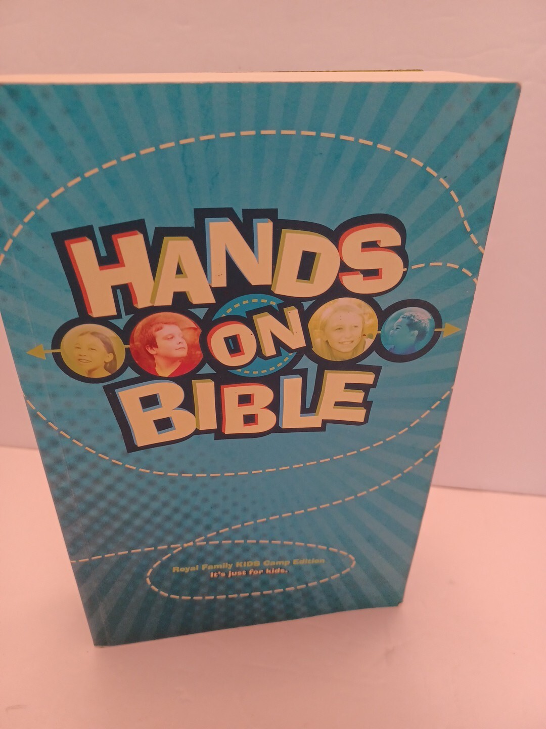 Hands-On Children’s Bible Tyndale House 2007 PAPERBACK USED SEE PHOTOS