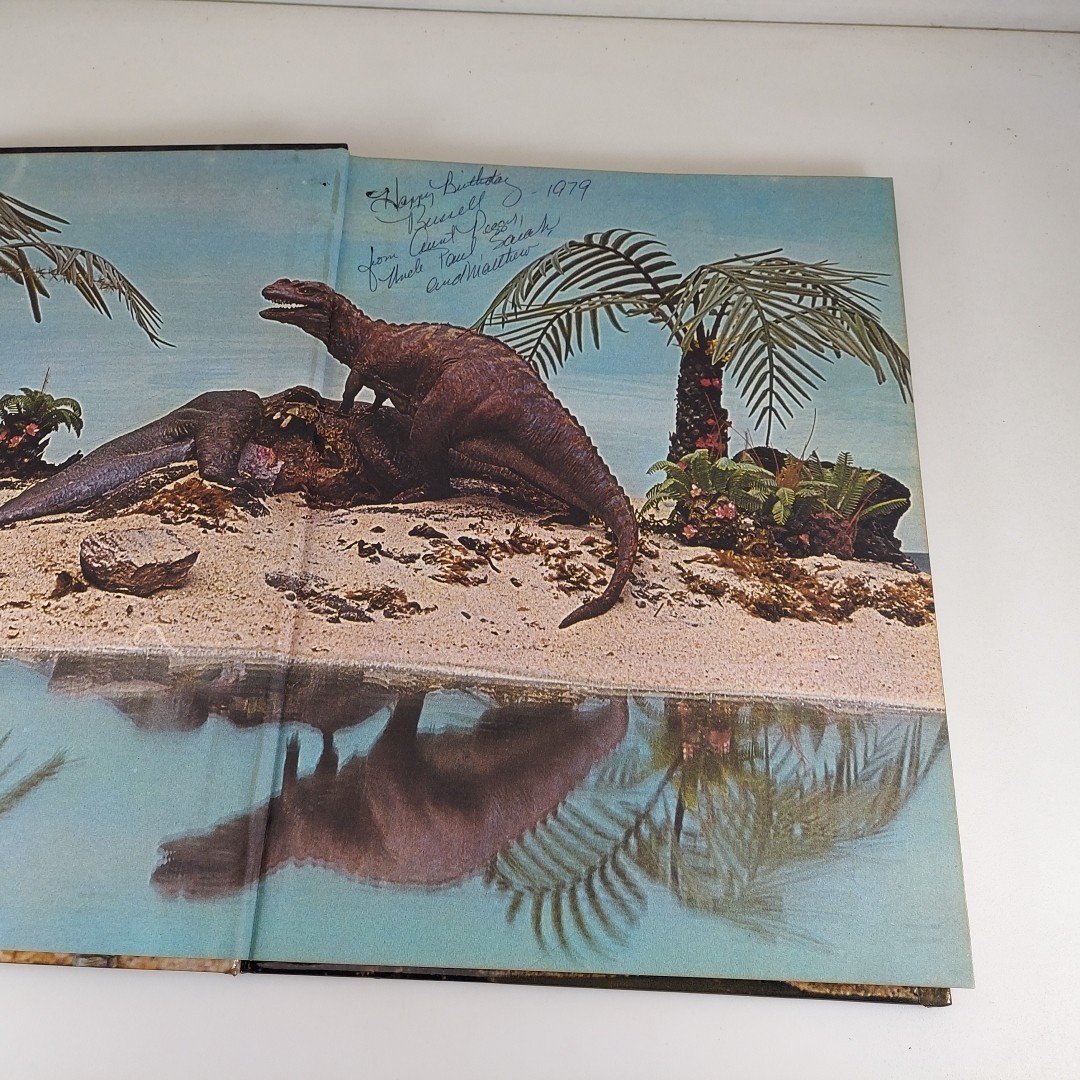 Prehistoric Monsters by Alfred Leutscher 1979 Octopus Books Illustrated HC