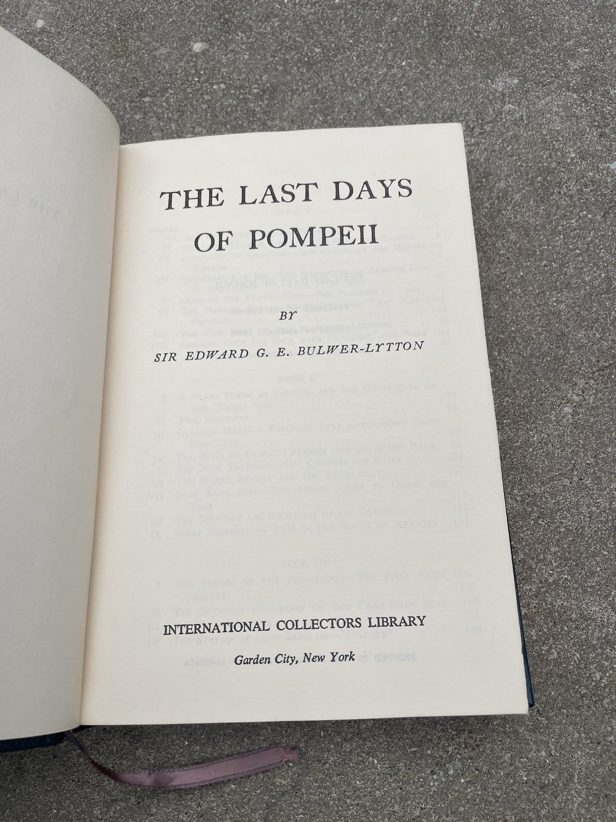 The Last Days of Pompeii by Bulwer-Lytton, International Collectors Library 1946