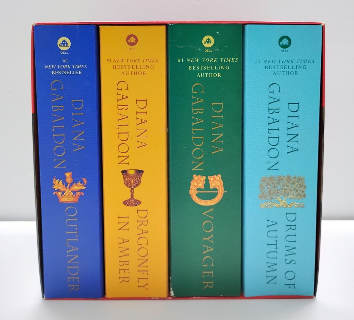 Outlander 4 Book Box Set Lot Dragonfly in Amber Voyager Drums of Autumn Gabaldon