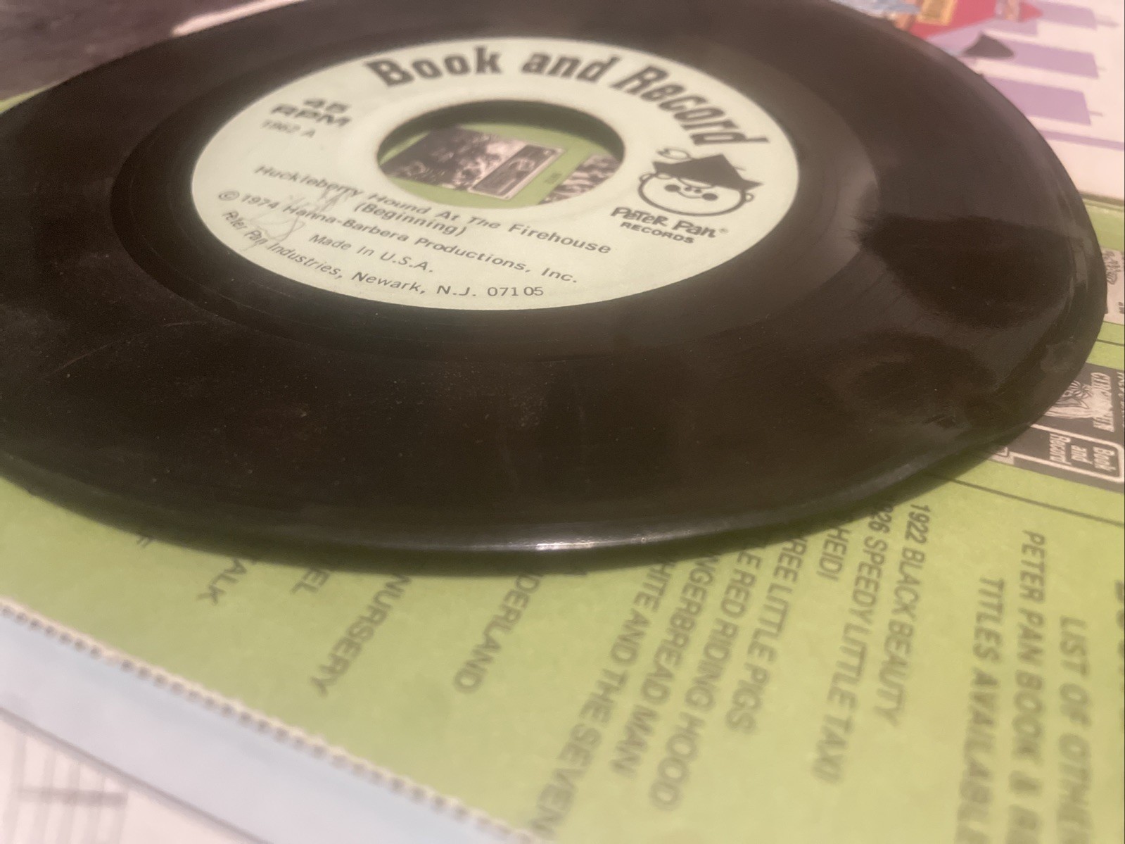 3 Vtg. Books & 2 Record 45 RPM Wizard Of OZ & Huckleberry Hound
