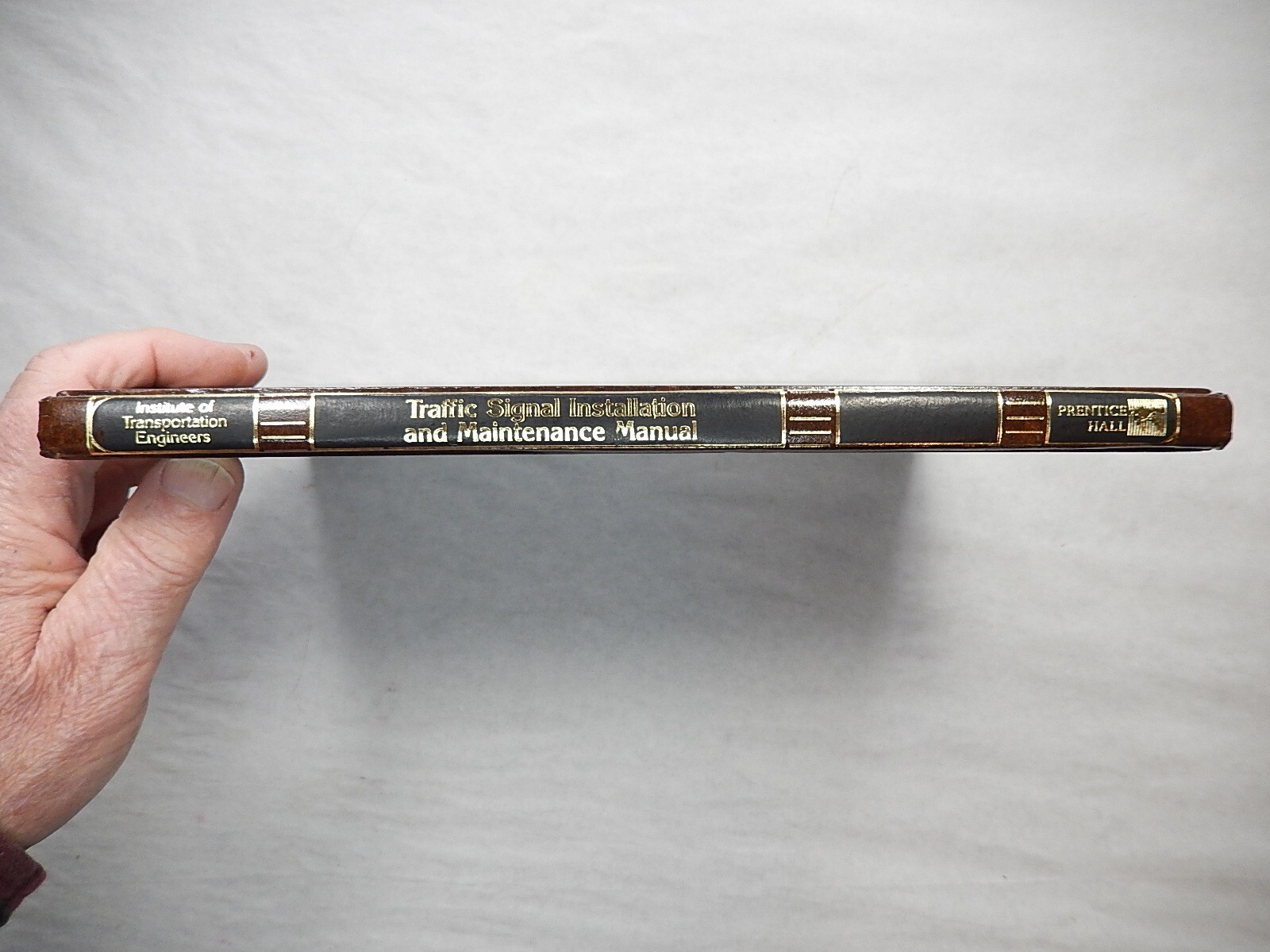 Traffic Signal Installation and Maintenance Manual by James M. Giblin, 1989