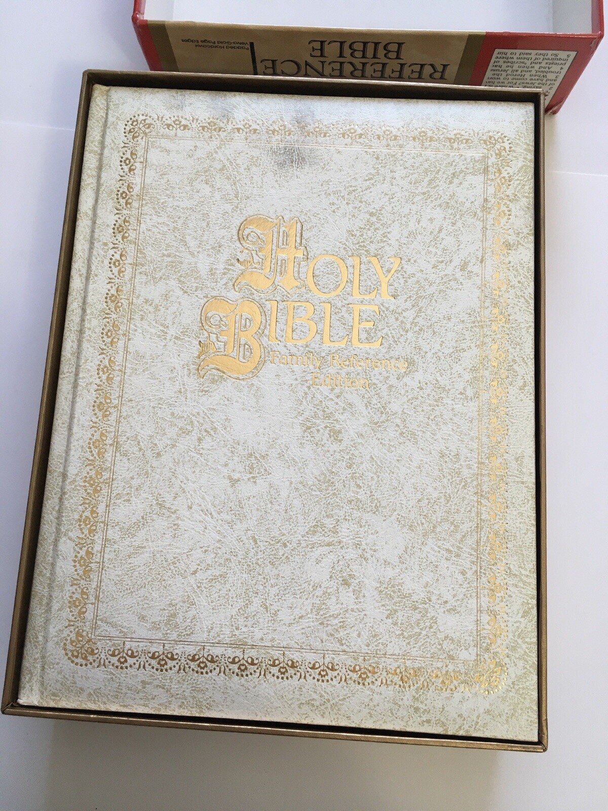 Nelson Family Reference Bible KJV Nelson 253W Padded Hardcover with Box