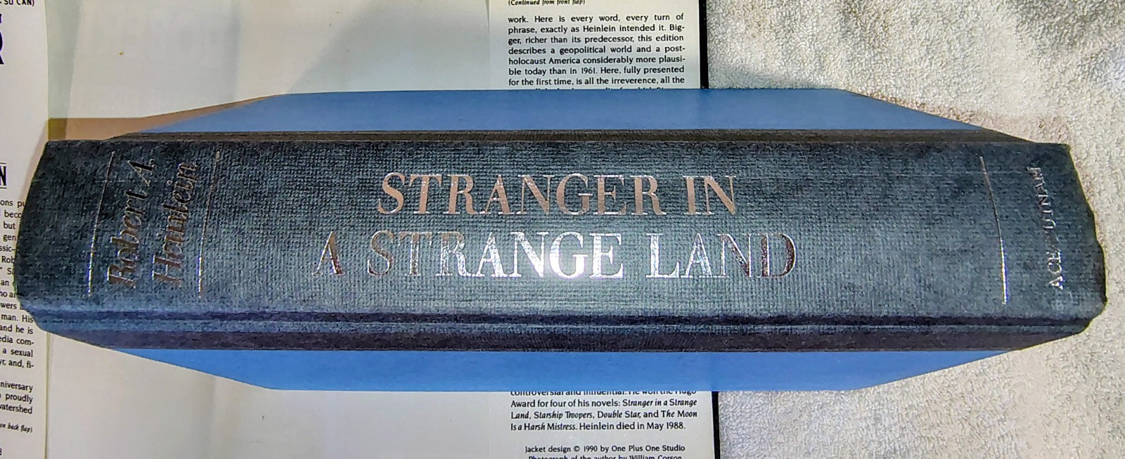 original uncut Stranger In A Strange Land By R.A. Heinlein 1991 C By V. Heinlein
