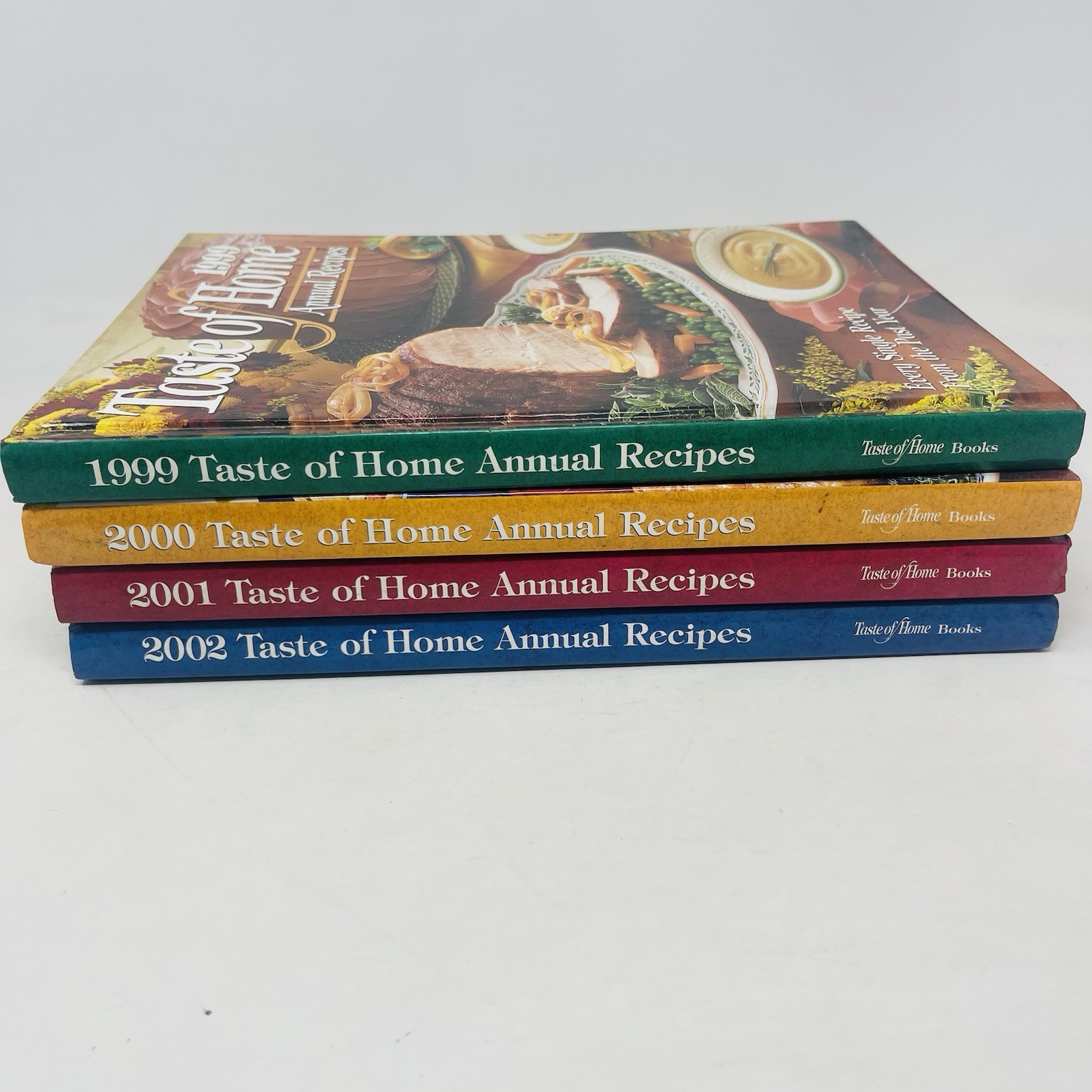 Lot of 4 Taste of Home Annual Recipes Cookbooks 1999-2002 HC Vintage