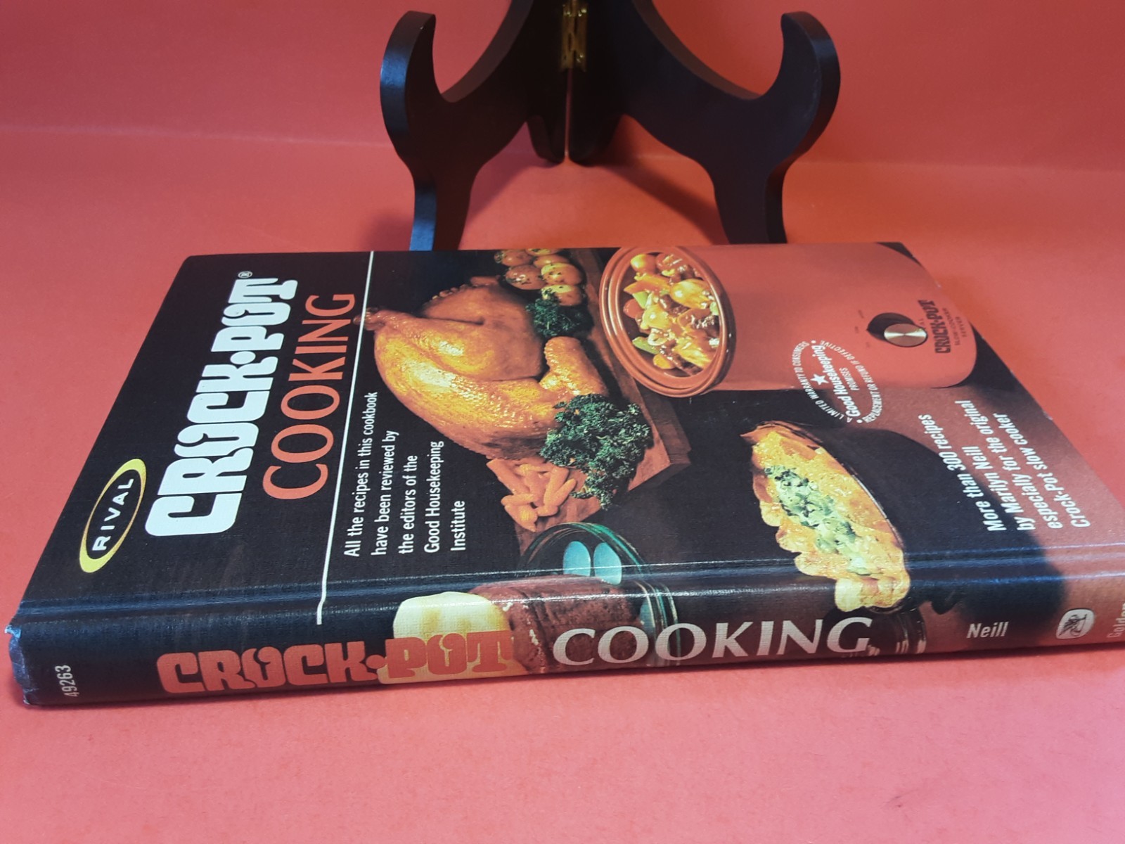 Rival Crock Pot Cookbook 1975 Vintage Hardcover Golden Press