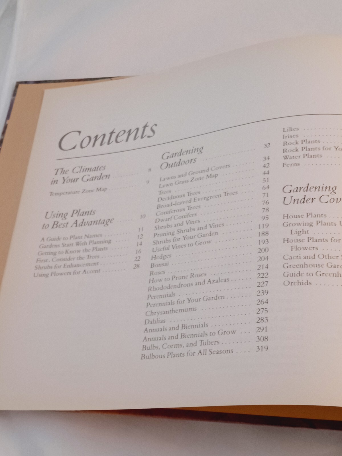 Vintage 1978 Reader’s Digest Illustrated Guide to Gardening Hardcover; 672 pages