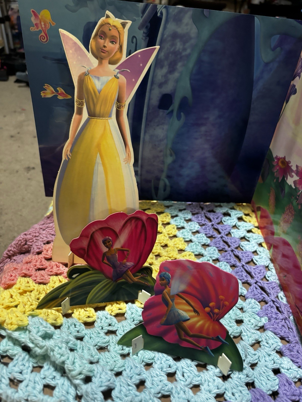 Barbie 2006 Reader’s Digest Fairytopia Mermaidia Book & Magnetic Paper Dolls
