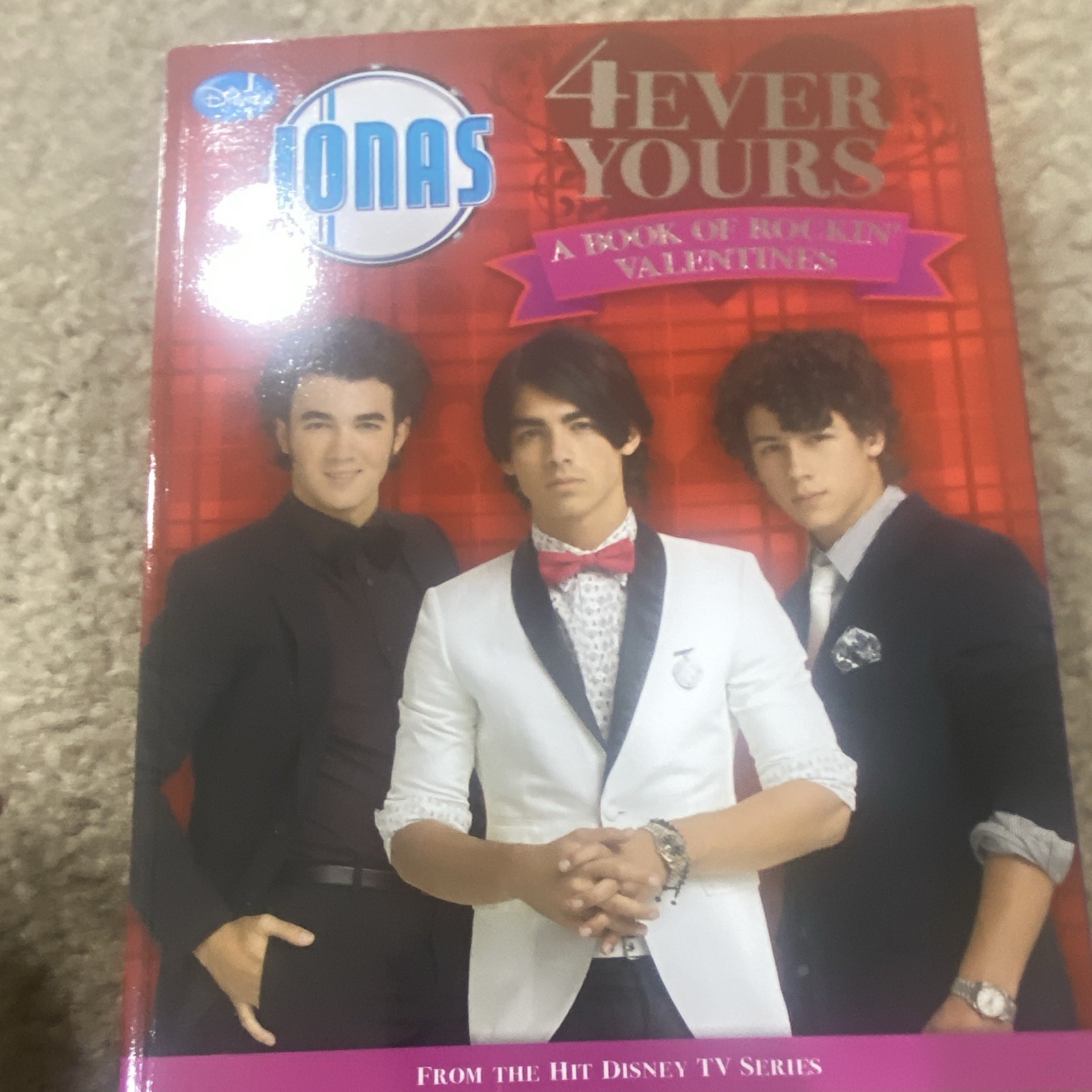 Disney Press JONAS 4Ever Yours: A Book of Rockin’ Valentines PB 2009