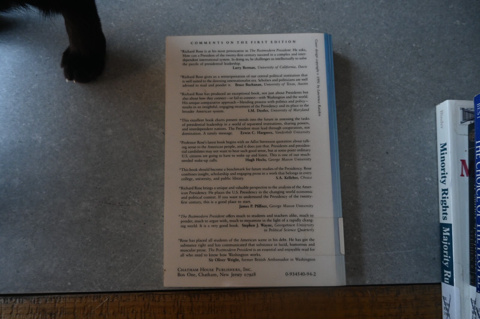 The Postmodern President (American Politics Series) – Paperback – GOOD