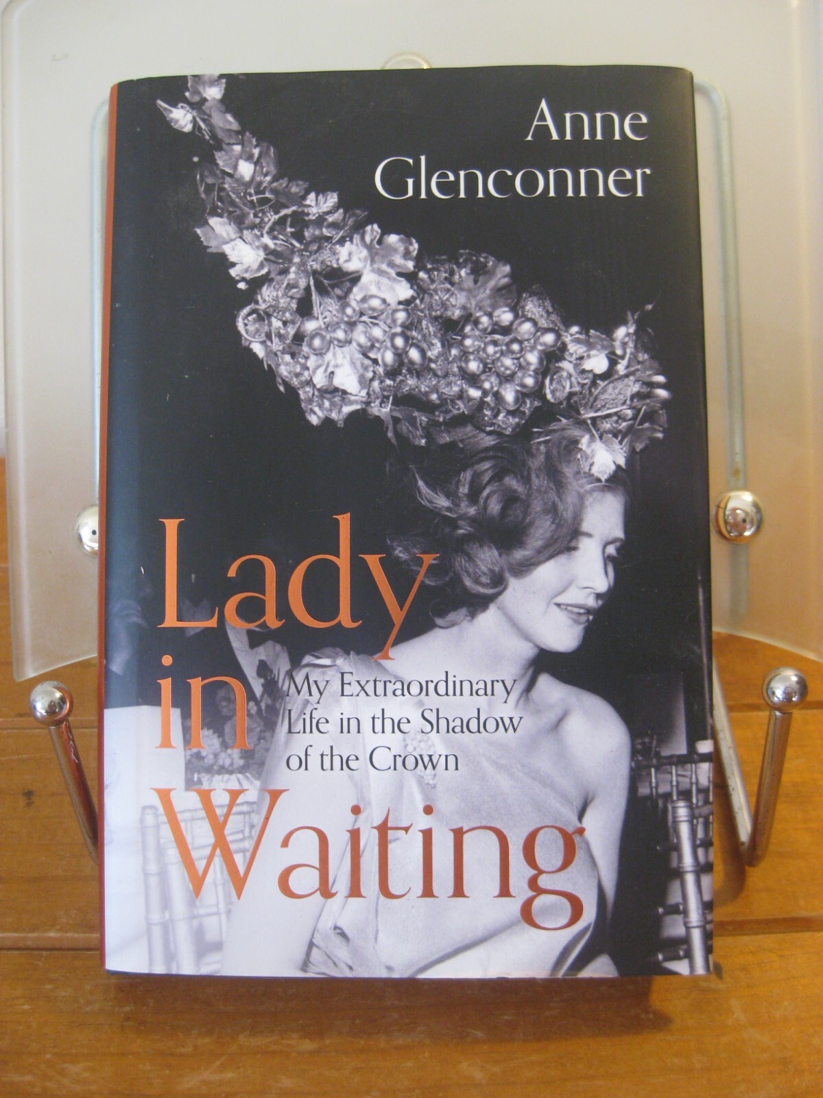 Lady in Waiting By Anne Glenconner-Queen Elizabeth/Princess Margaret (HC/1st Ed)