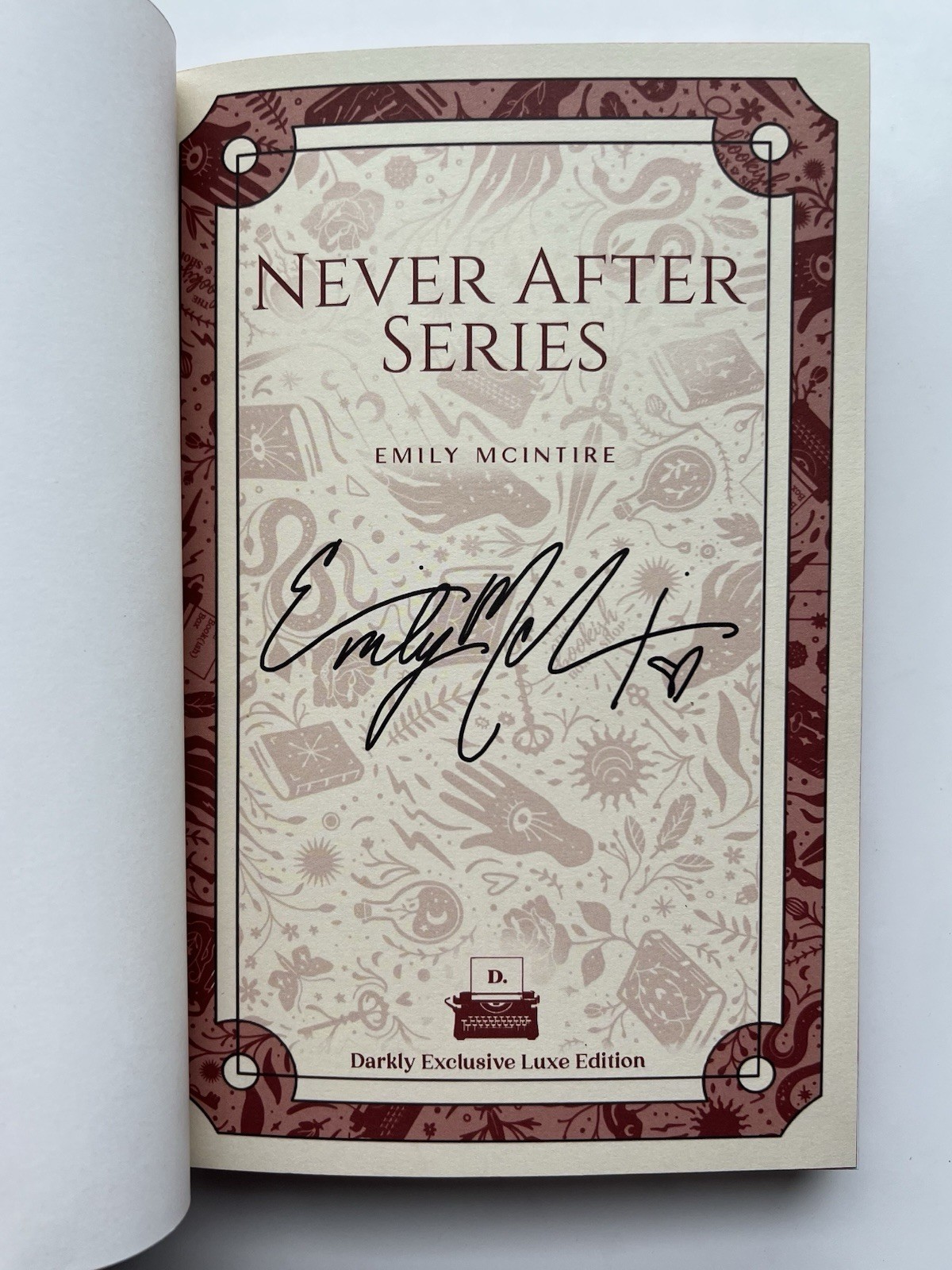 TheBookishBox – Wretched + Twisted by Emily McIntire