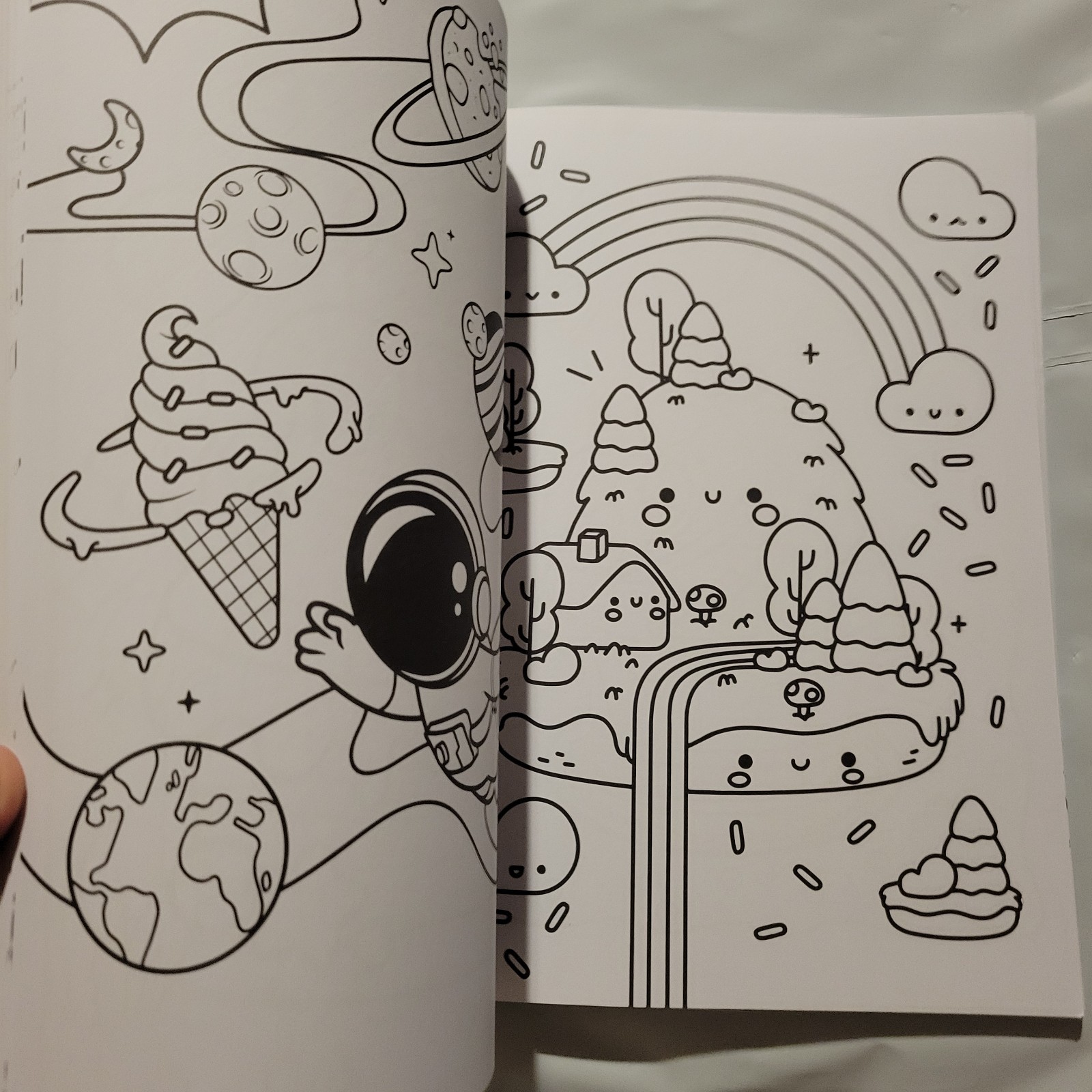 Hinkler Kaleidoscope Super Cute Sticker Coloring Book ~ Includes 500+ Stickers!