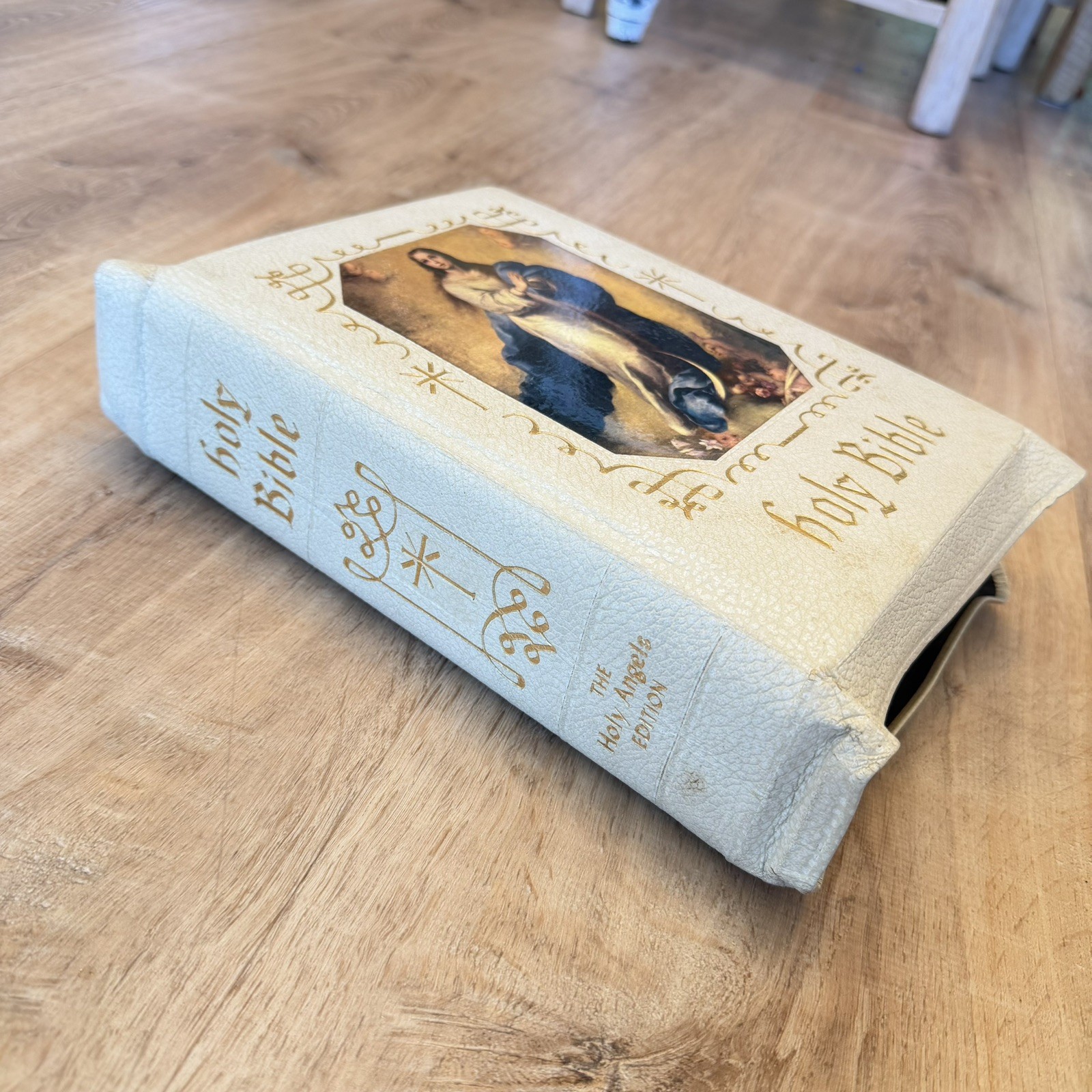 1960 Holy Angels Edition Catholic Holy Bible White Illustrated Vintage Antique