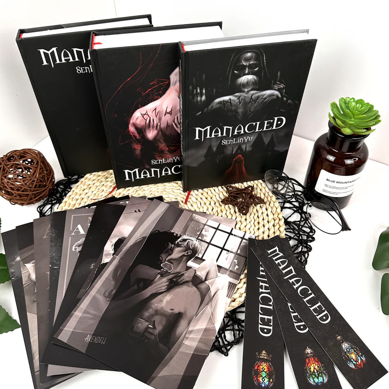 Manacled Book – Deluxe 3-Volume Edition with Illustrations -02