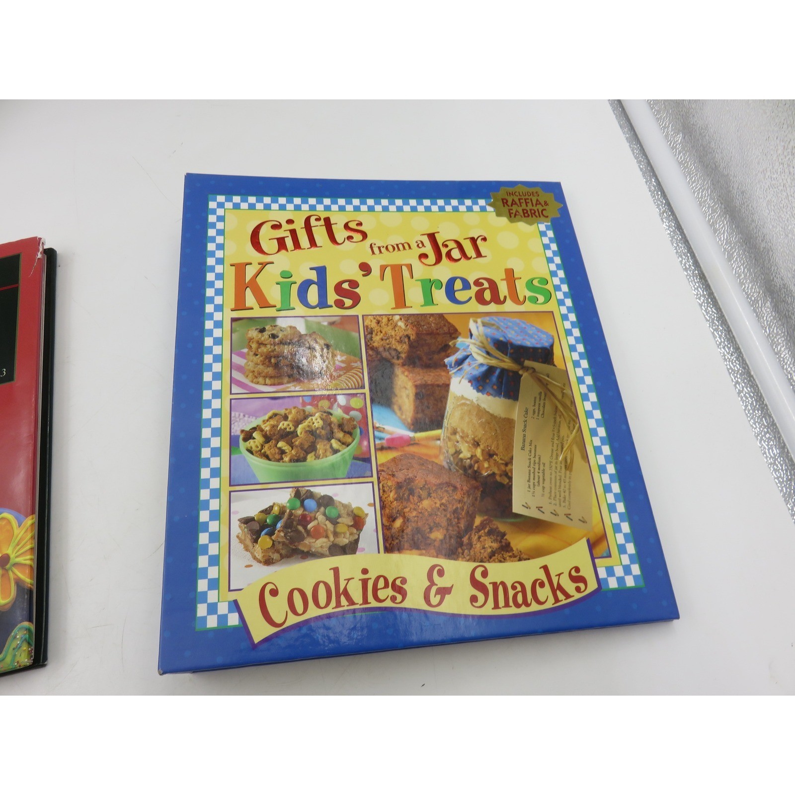 Gifts from a Jar Kids’ Treats Cookies & Snacks Cookbook 2004 ISBN 1412706416