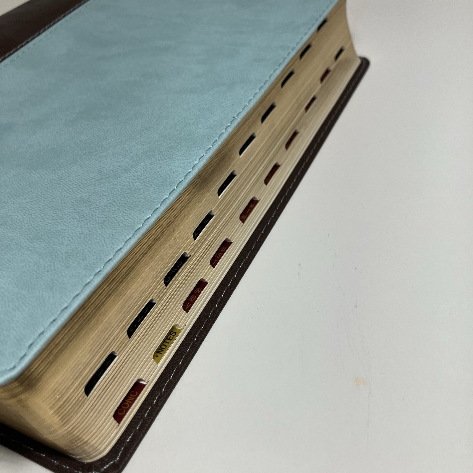 Life Essentials Study Bible, Brown/Blue Simulated Leather Indexed : Biblical…