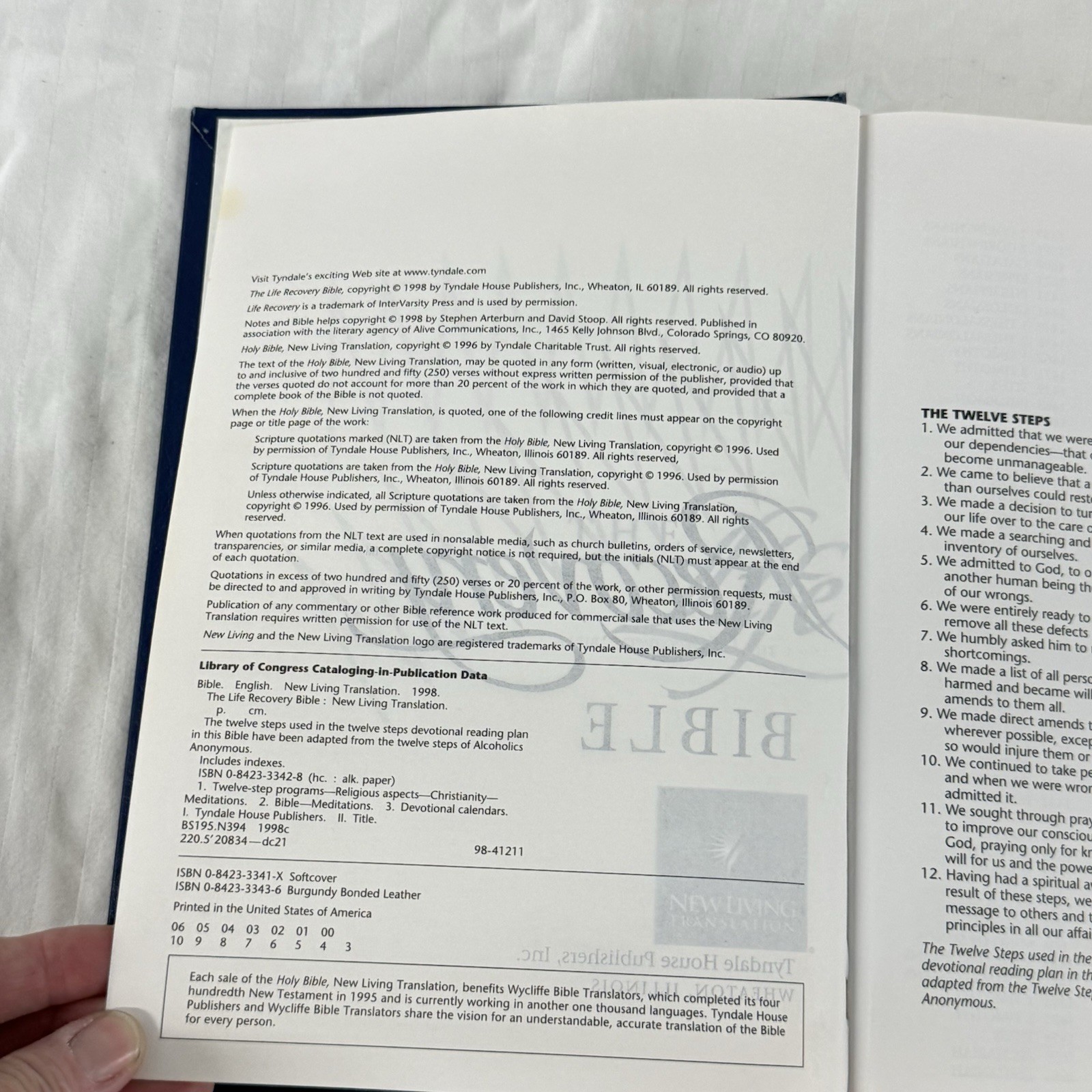 The Life Recovery Bible – The Living Bible – 1992 – Hardcover Blue