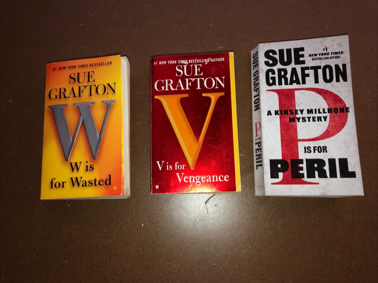 Your Choice SUE GRAFTON Alphabet Mystery Books — Many Different Titles