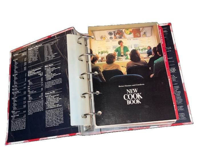 Better Homes & Gardens New Cookbook 1981 Loose Leaf Binding Vintage