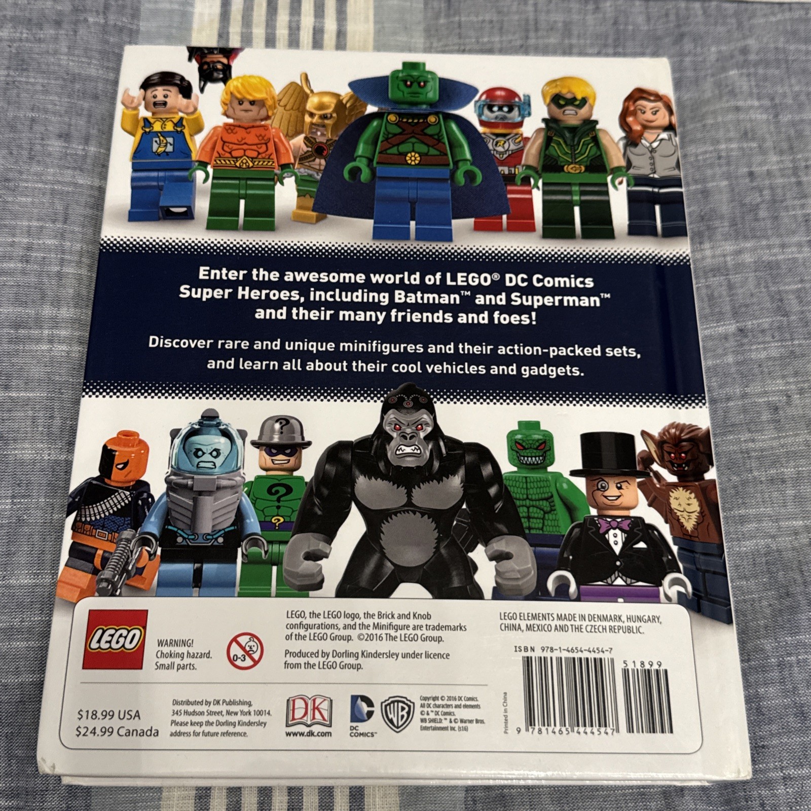 LEGO DC Comics Super Heroes Character Encyclopedia Exclusive Batman Minifig