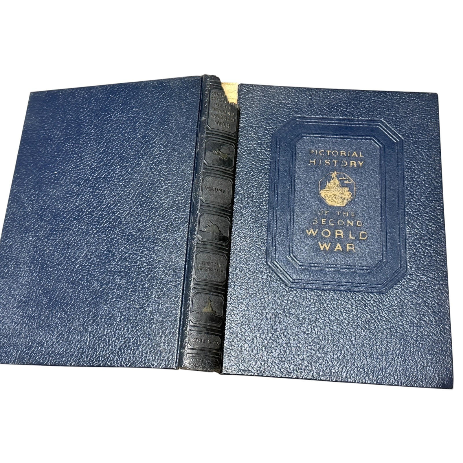 Pictorial History Of The Second World War Volume 1 First And Second Year 1944