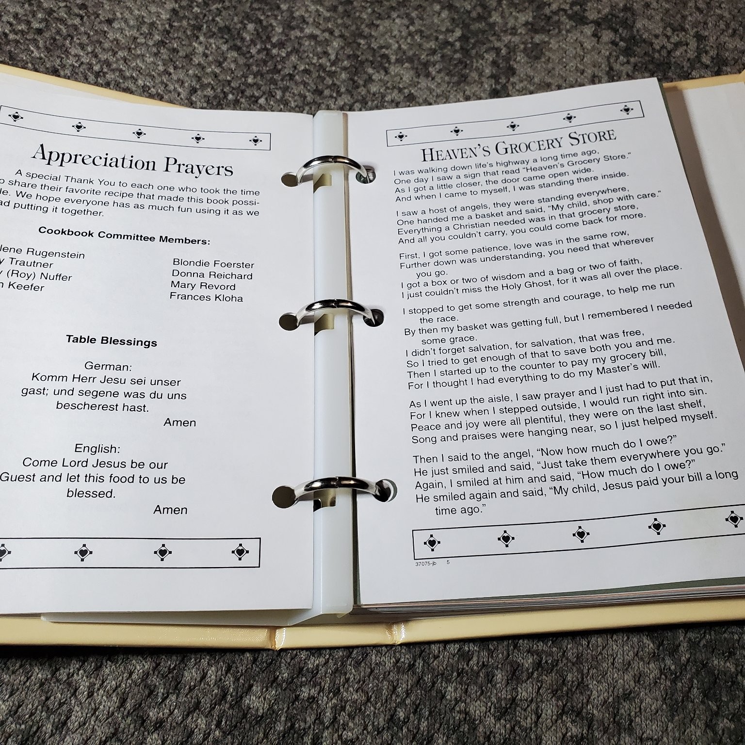 Walking in the Light St. John Lutheran Church Amelith Cookbook 2001 Morris Press