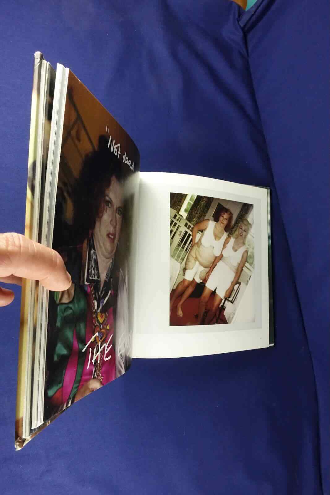 ABSOLUTELY FABULOUS CONTINUITY Jennifer Saunders 2001 HARDCOVER PHOTO BOOK