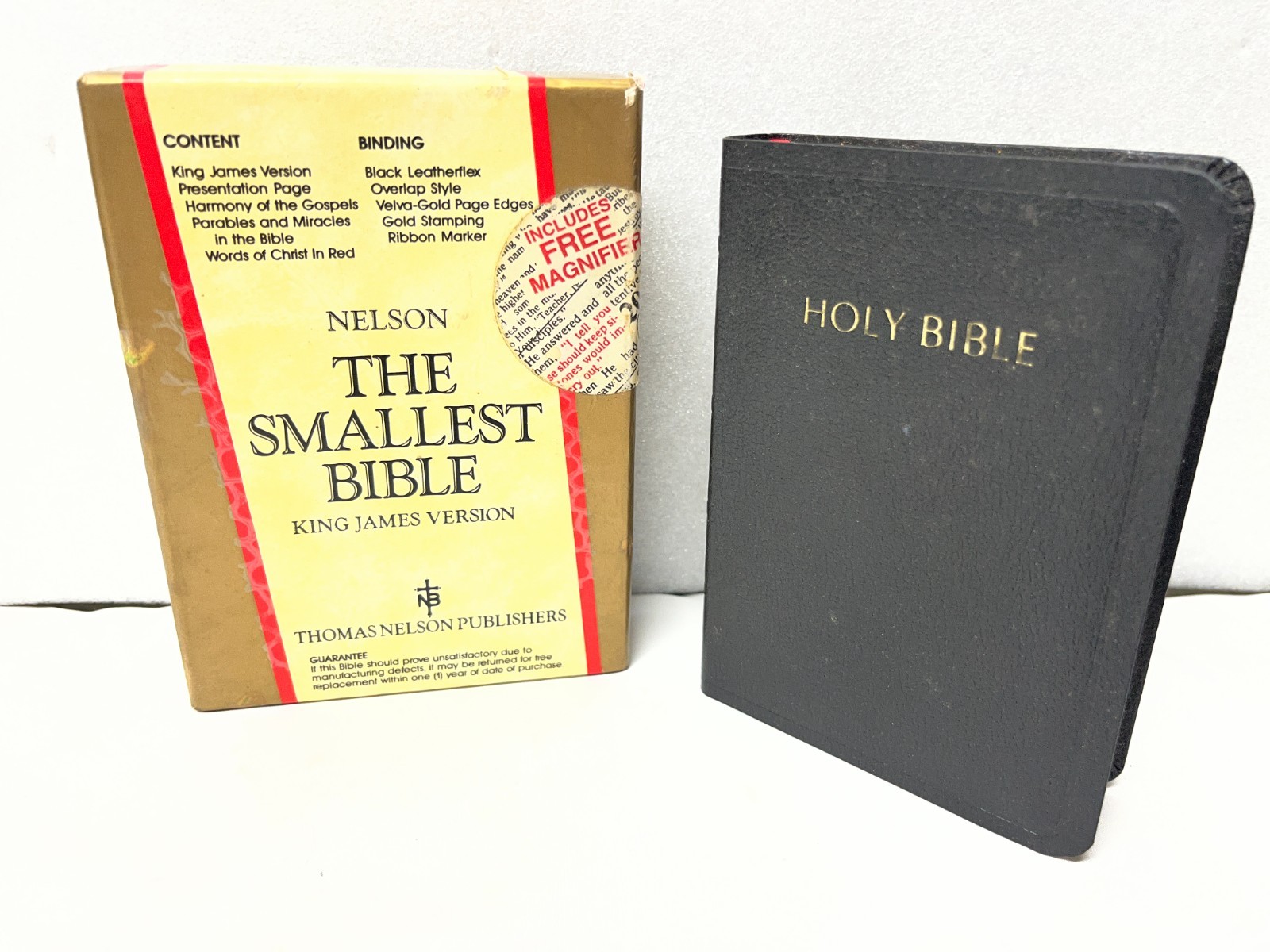 Holy Bible – The Smallest Bible Thomas Nelson 103 Black Leatherflex, gold pages