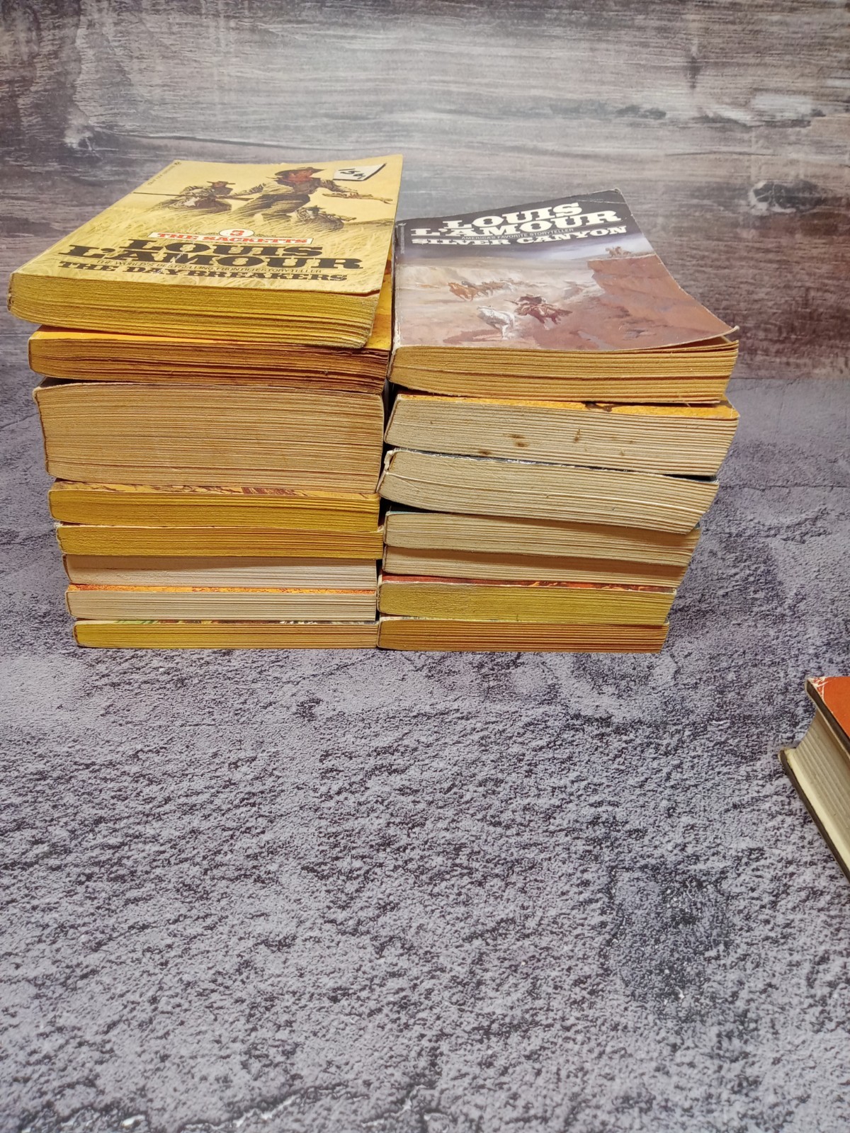 Lot of 15 And 1 Hardcover – Louis L’Amour – Mass paperbacks