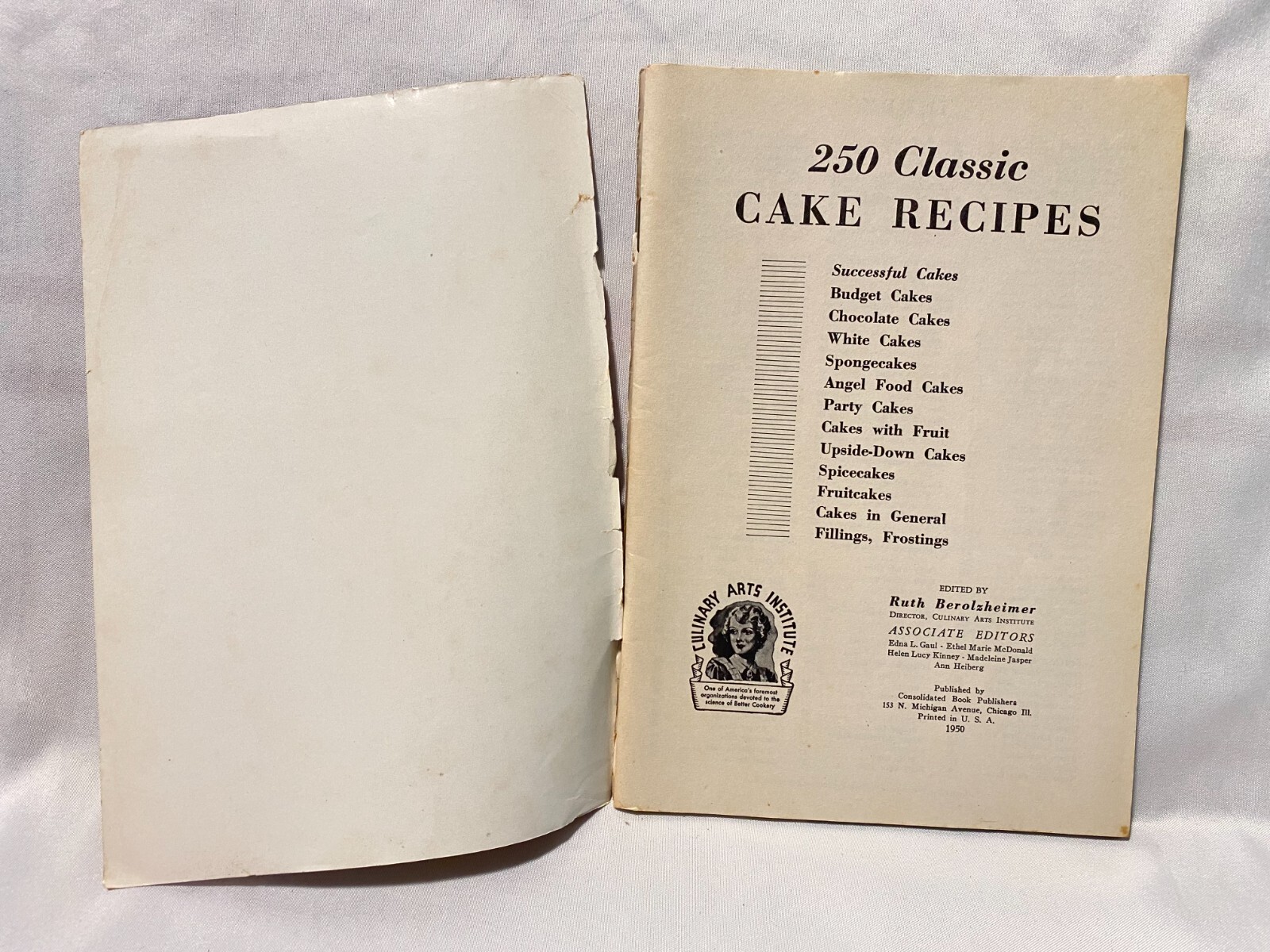 1950 250 Classic Cake Recipes Booklet Pages 1-48 Illustrated