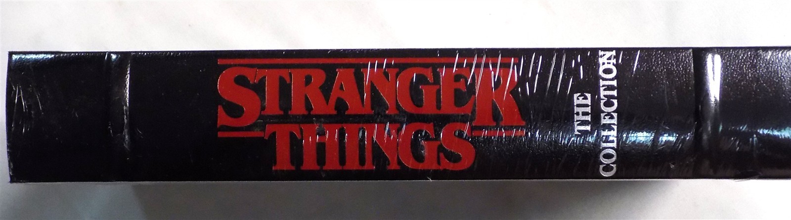 STRANGER THINGS The Collection Leather Collectible Edition NEW SEALED 2025