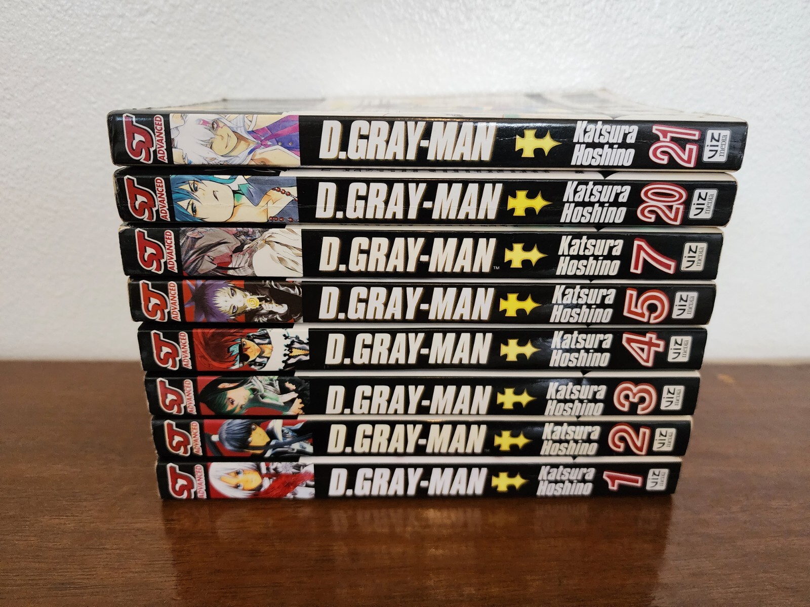 D.Gray man Volumes 1,2,3,4,5,7,20,21 Manga Lot of 8, English Shonen Jump Anime