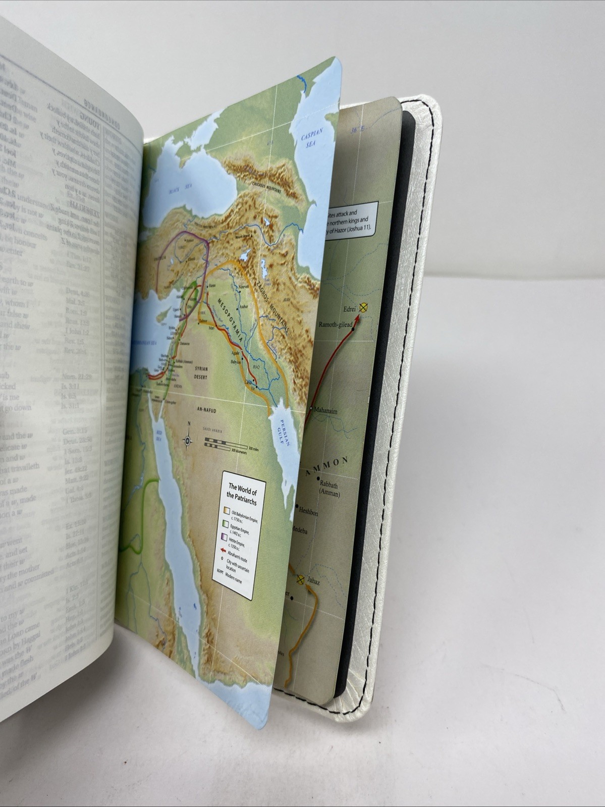 KJV Bible Compact Faux Leather White by Christian Art Gifts VG FREE SHIPPING!