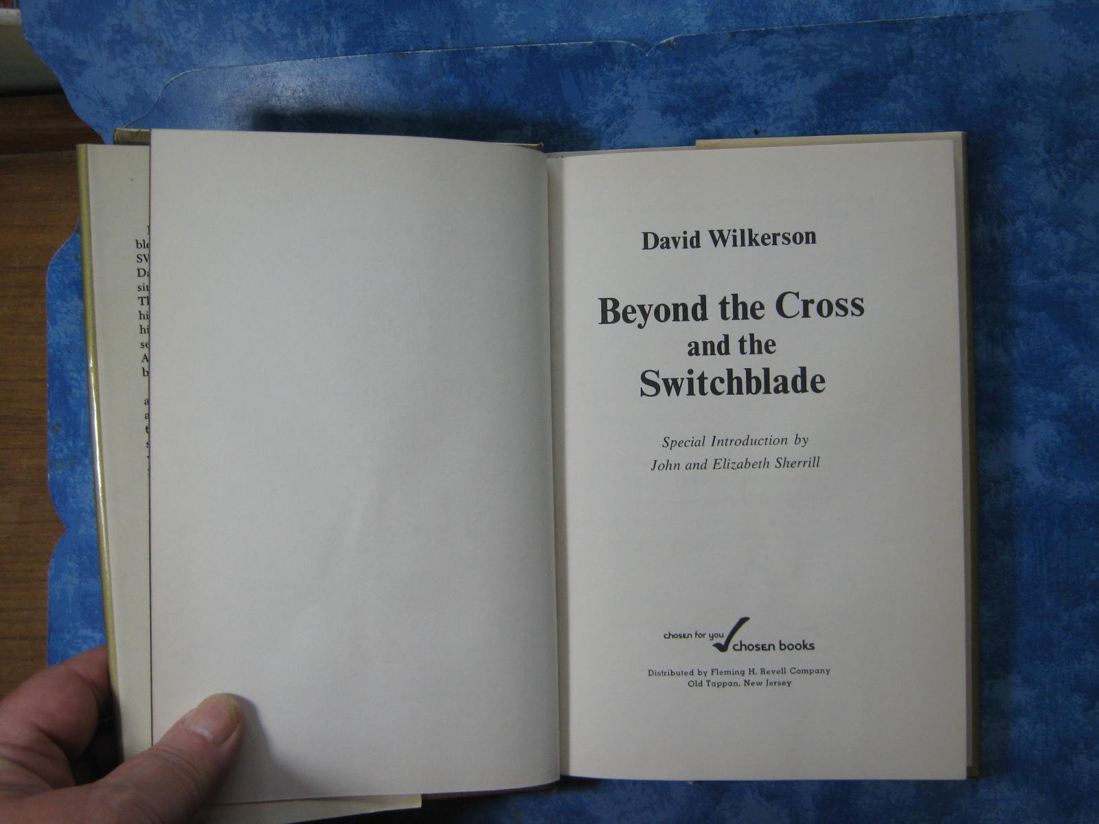 Vintage BEYOND THE CROSS AND THE SWITCHBLADE David Wilkerson HCDJ 1974