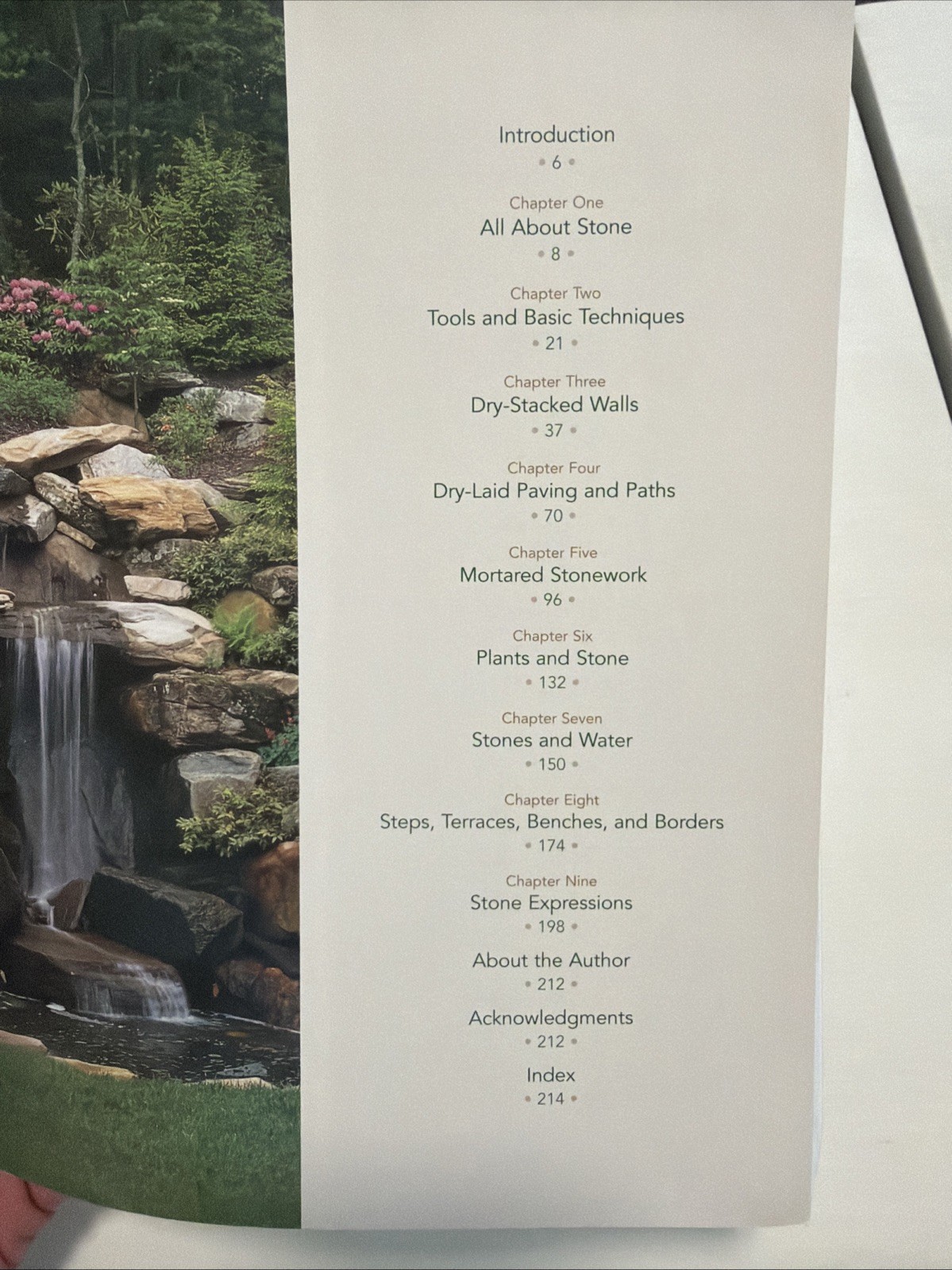 The Complete Guide to Stonescaping : Dry-Stacking, Mortaring, Pav