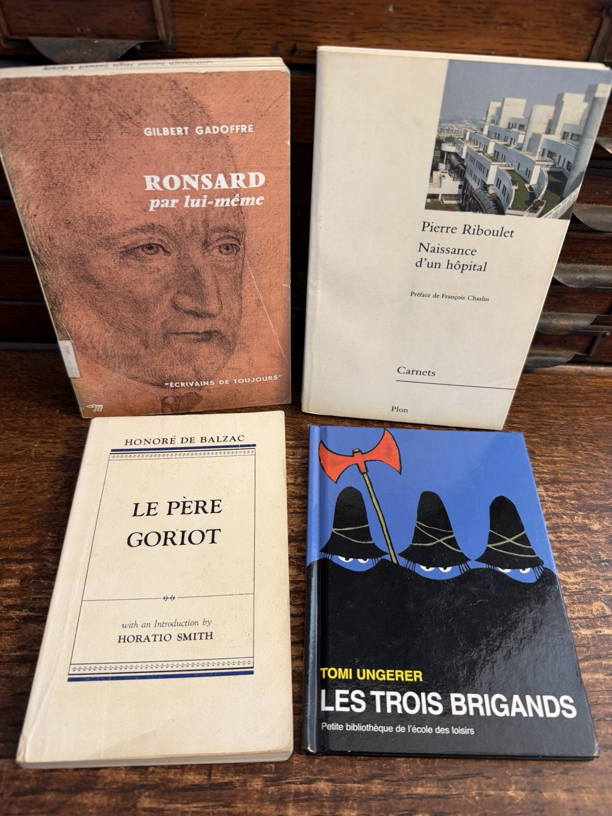 Lot of 25 French Pocket Paperback Books Morrison Ellory Barjavel Descartes Camus