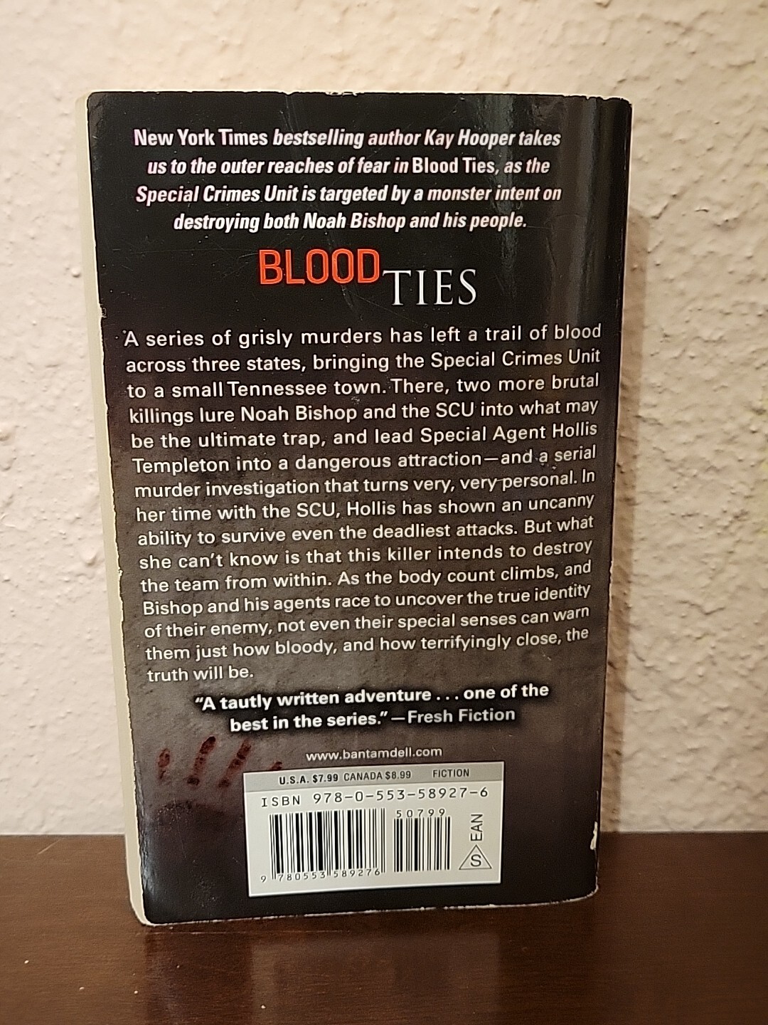 Lott of 3 paper back books by Kay Hooper – Blook Ties, Blook Dreams & Blood Sins