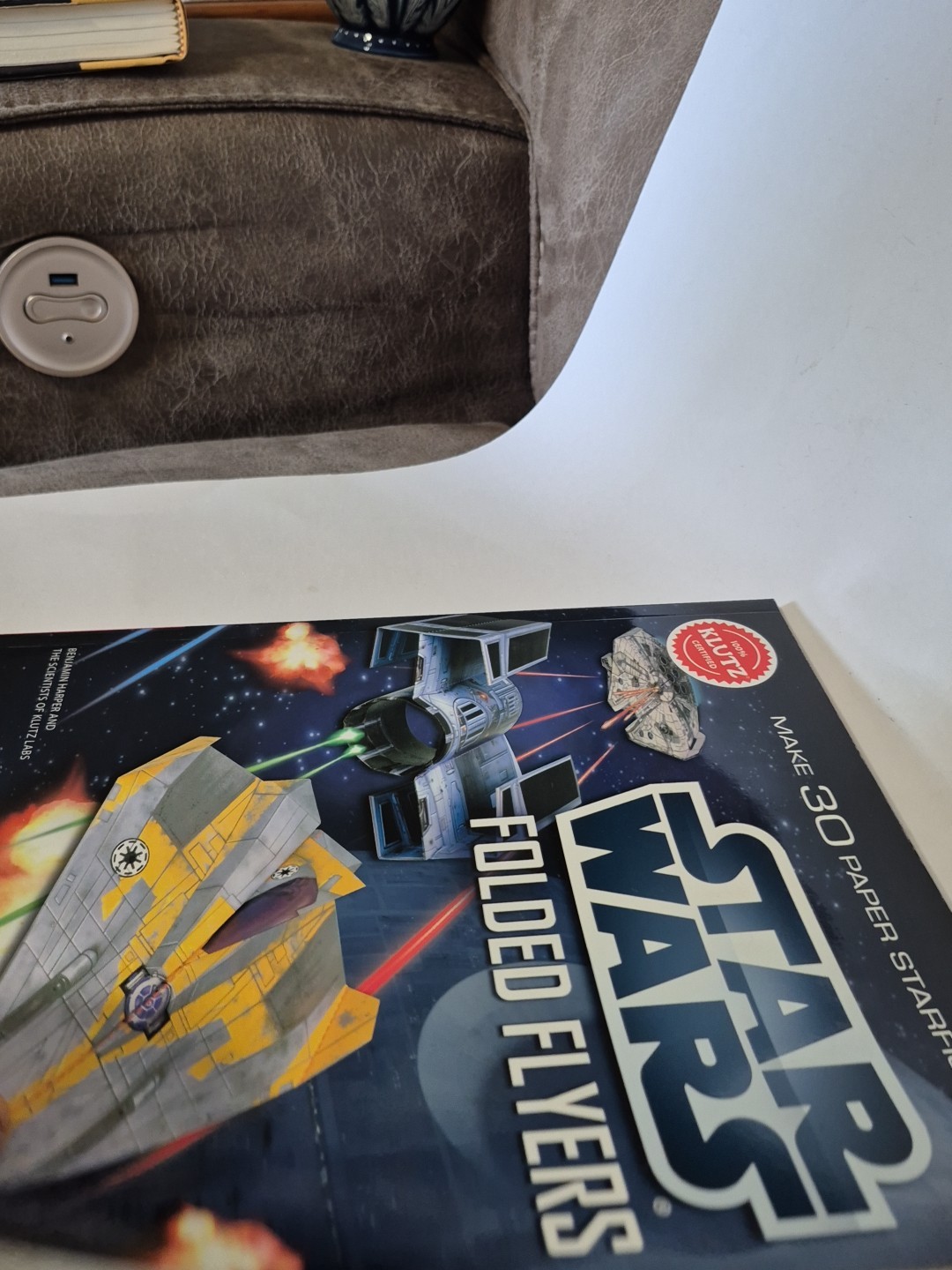 Star Wars Folded Flyers : Make 30 Paper Starfighters by Editors of Klutz 2012