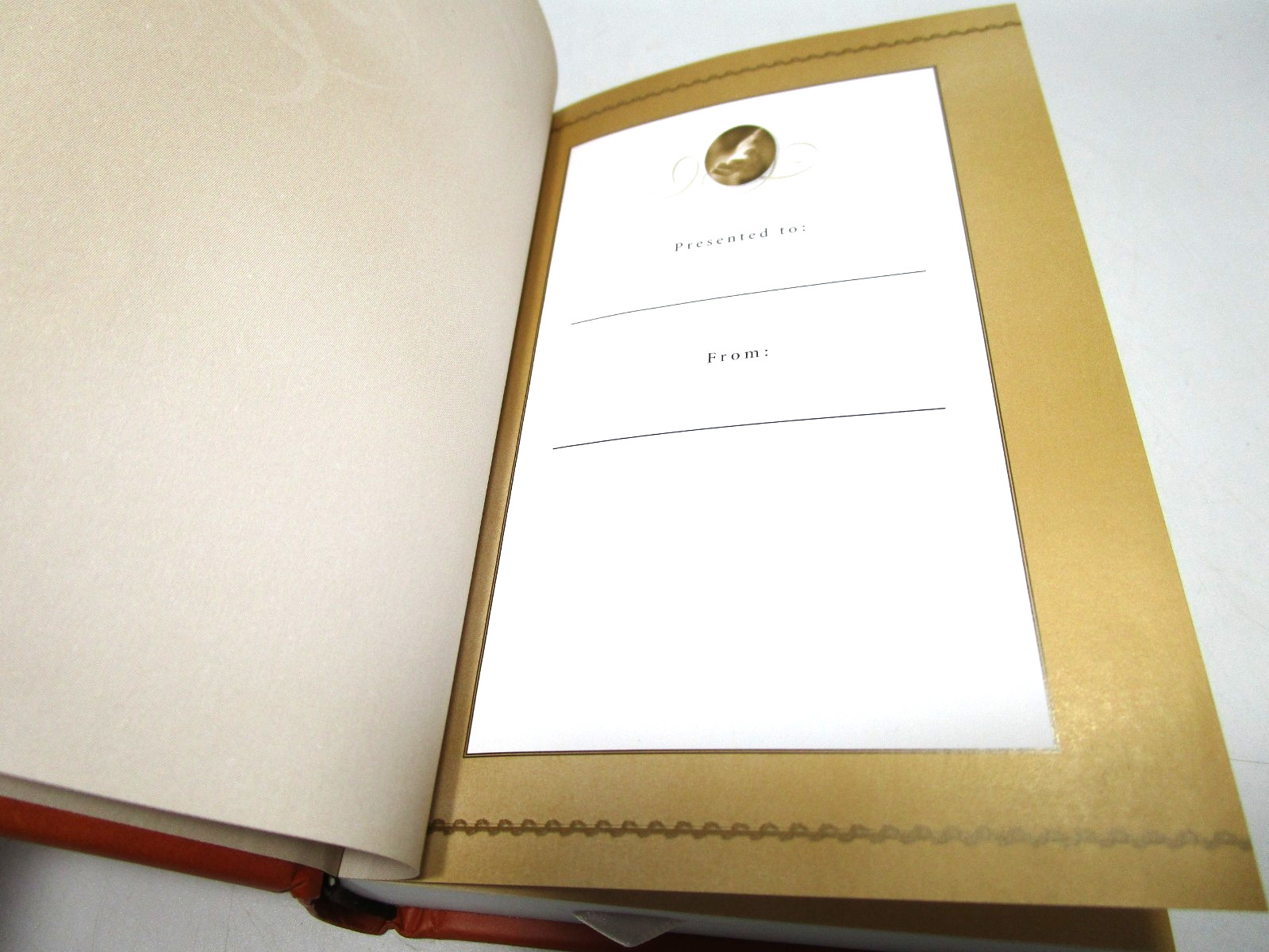Jesus Calling, Padded Hardcover, with Scripture References: Enjoying Peace i…
