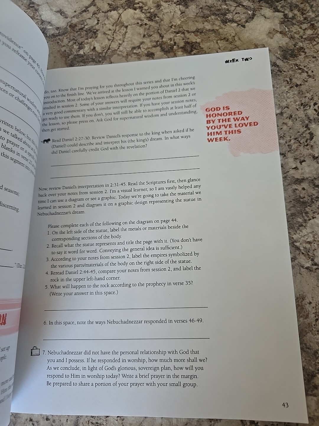 Daniel – Bible Study Book: Lives of Integrity, Words of Prophecy Beth Moore