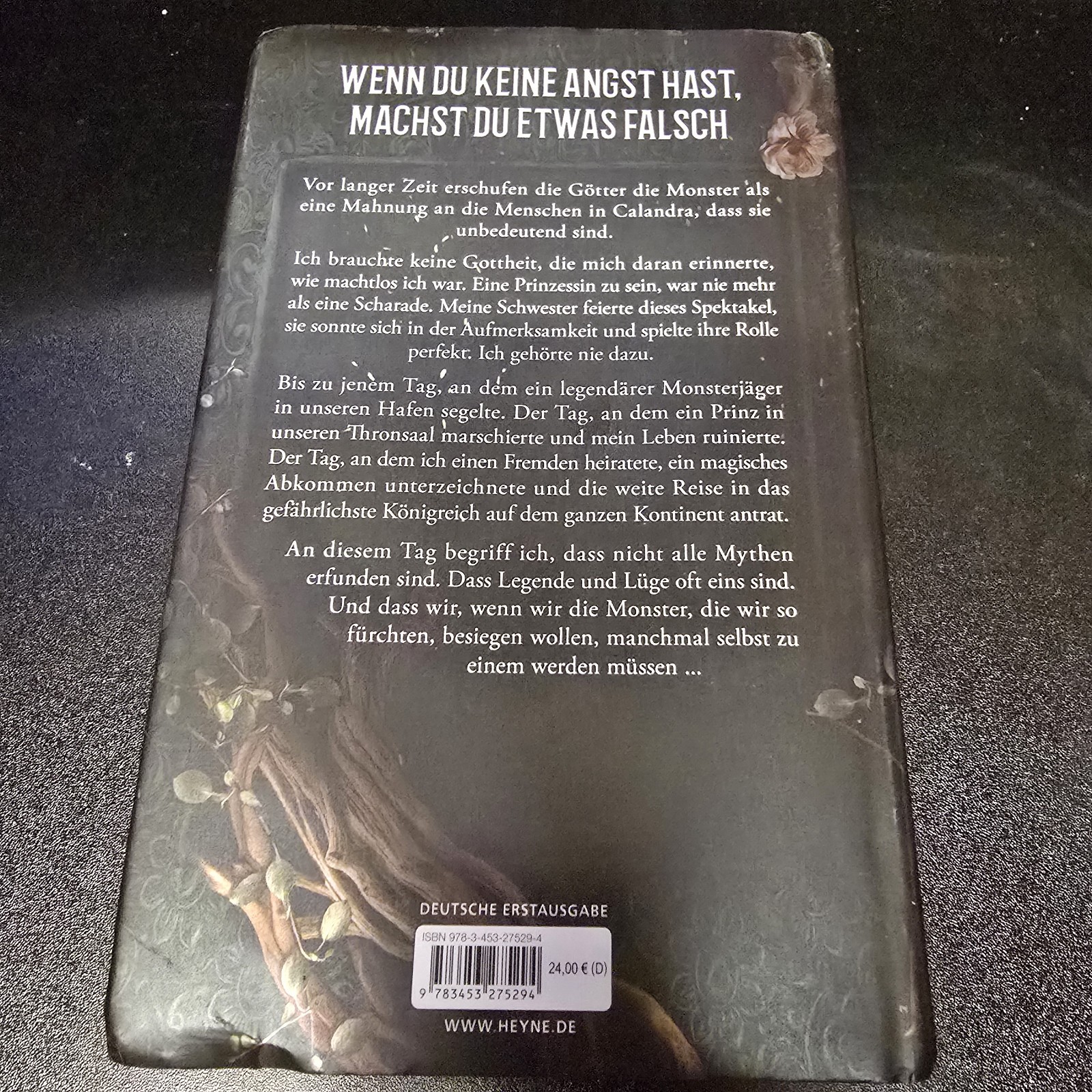 Devney Perry Pe Shield of Sparrows: Roman. Slow-burn Enem (Hardback)