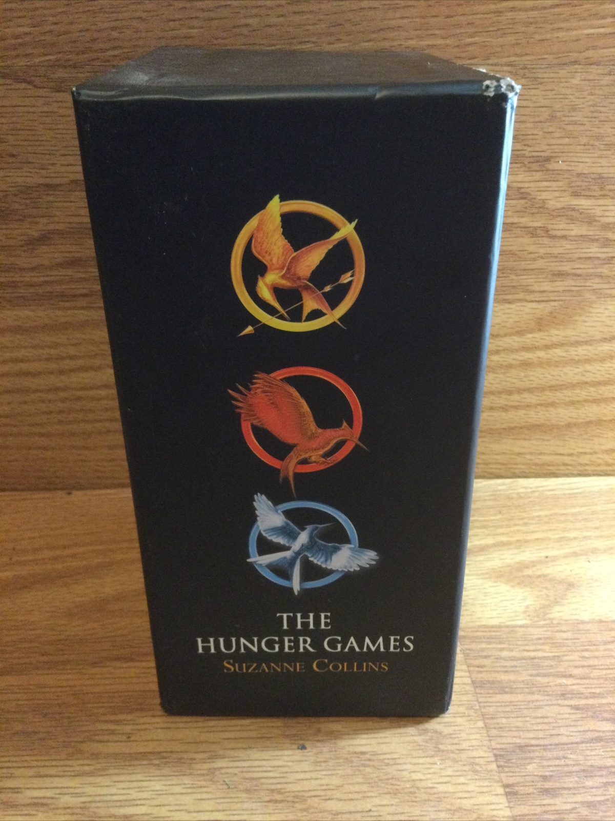 THE HUNGER GAMES – TRILOGY BOX SET 3 BOOKS By Suzanne Collins Scholastic Novel