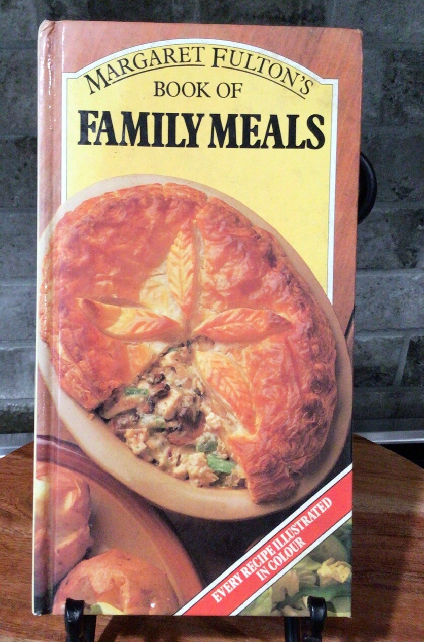 1983 Margaret Fulton’s Book Of Family Meals COOKBOOK 92 pages Vintage