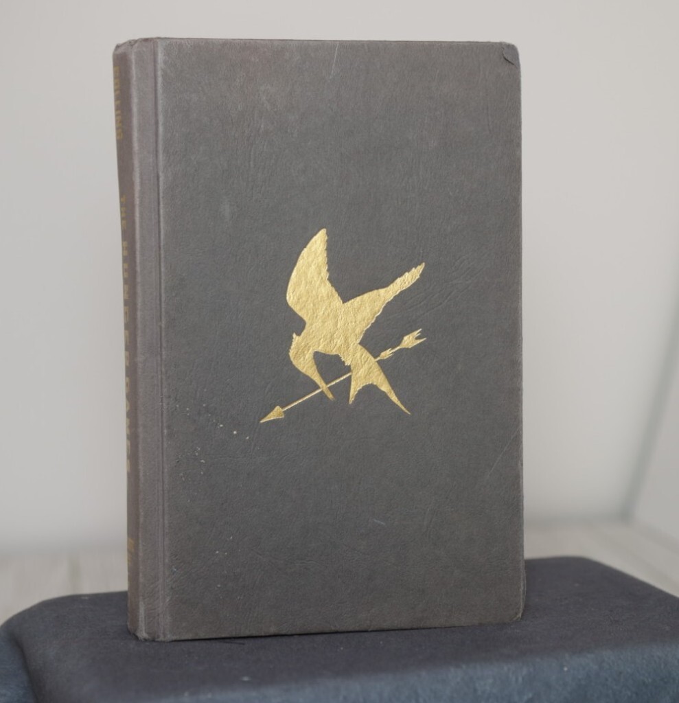 The Hunger Games by Suzanne Collins (2008, Hardcover) No Jacket Good Cond