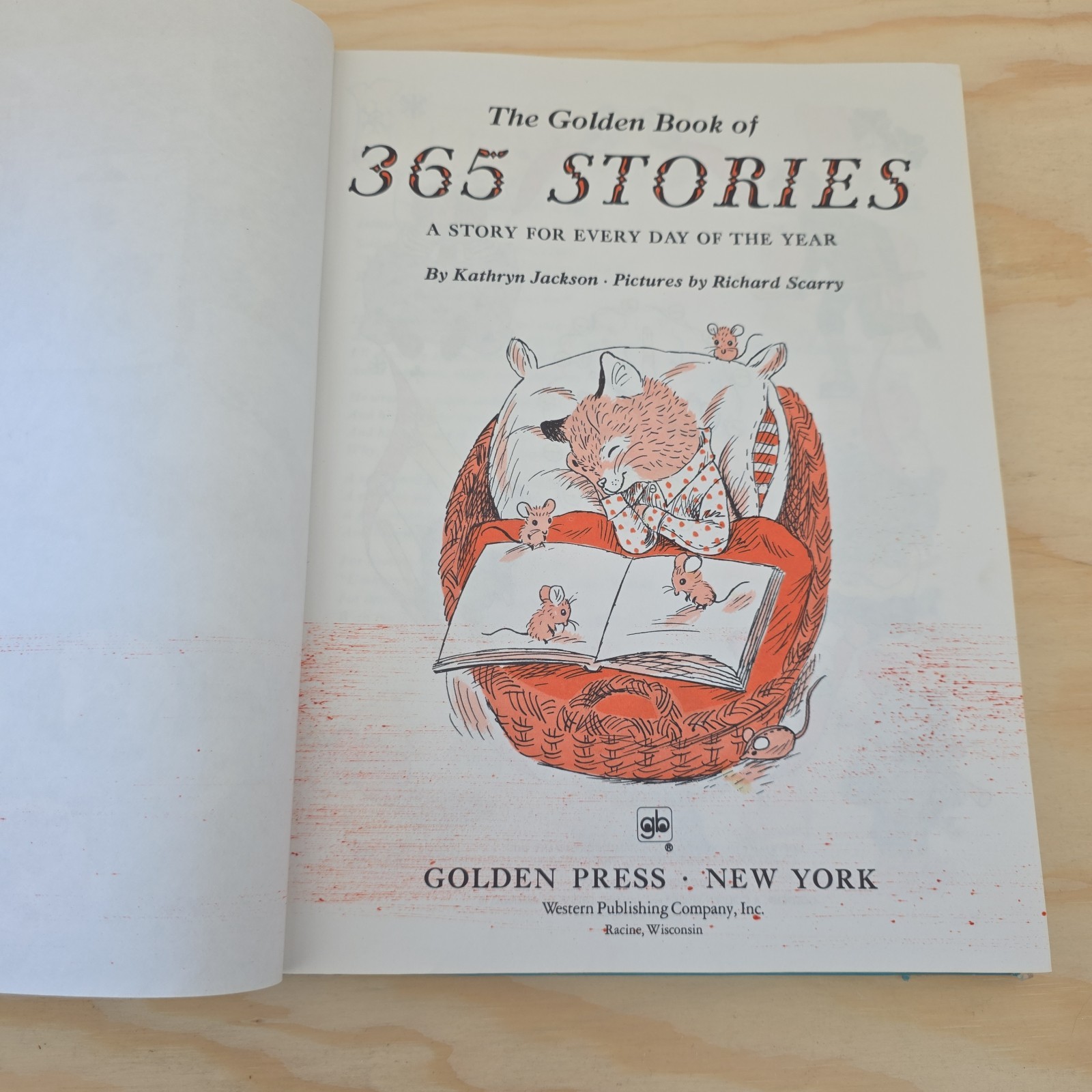 The Golden Book of 365 Stories Kathryn Jackson Golden Press Book Hardcover 1978