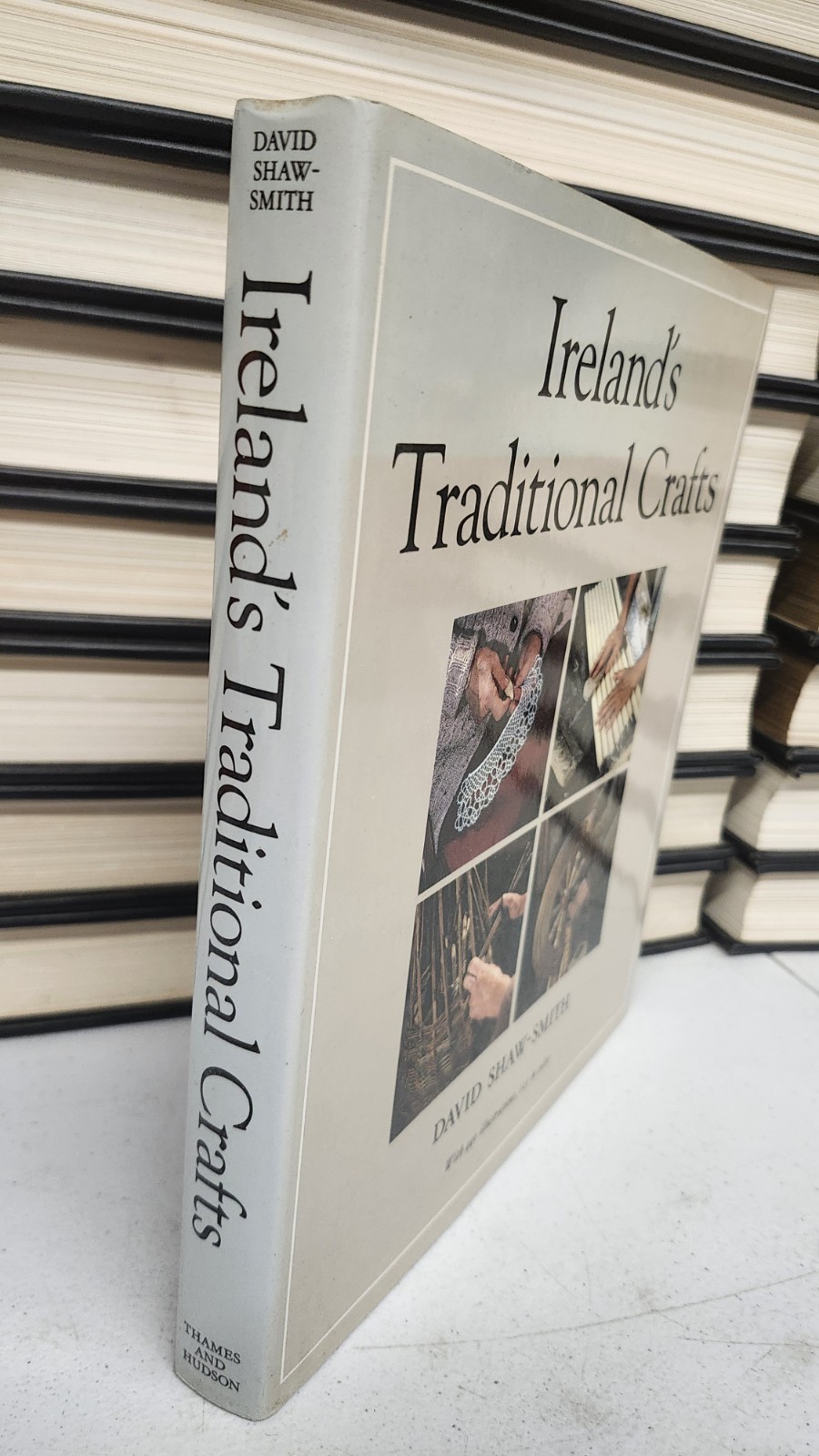 Ireland’s Traditional Crafts,David Shaw-Smith HCDJ VG Condition