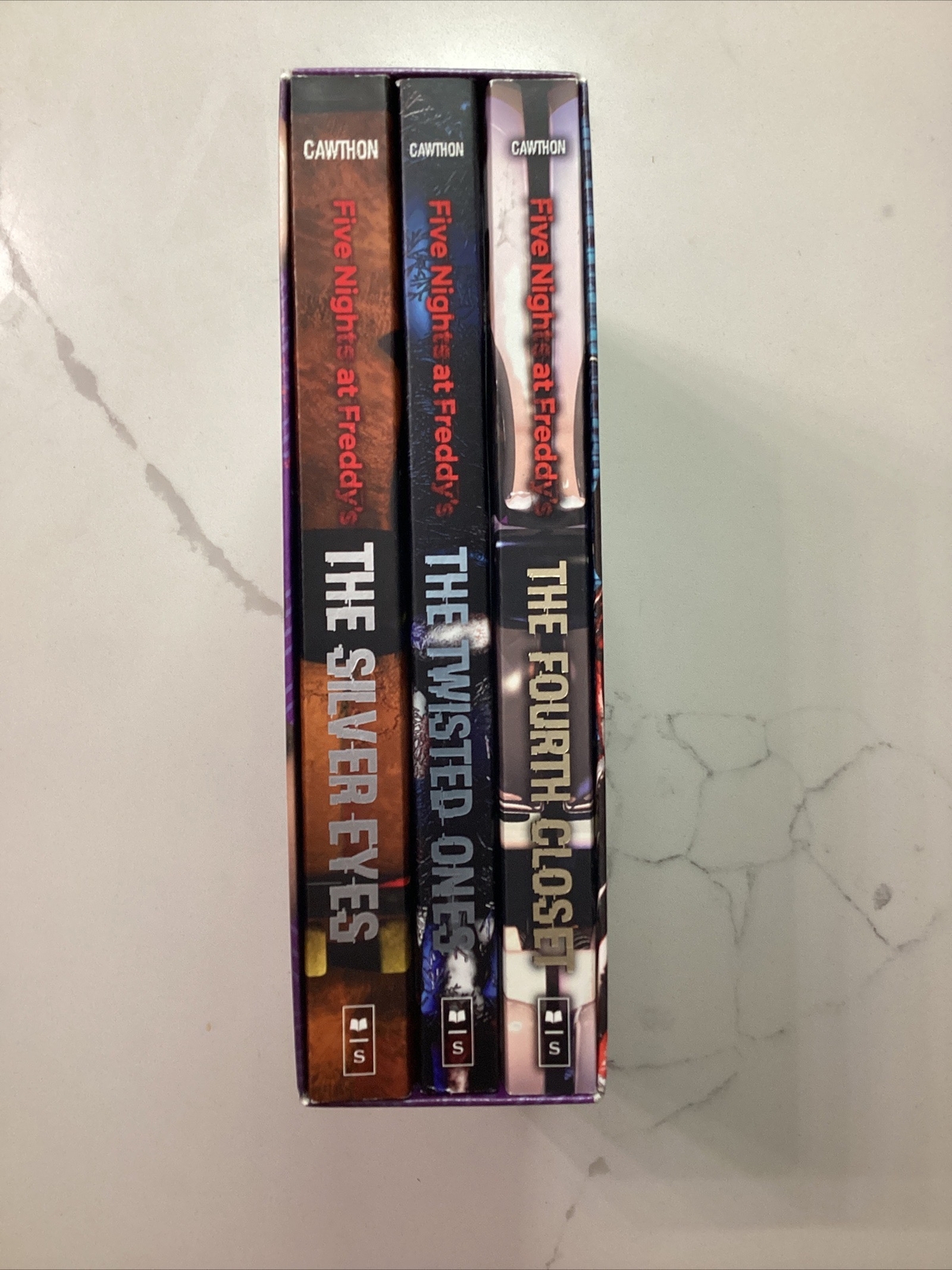 Five Nights At Freddy’s Collection, 3 Book Boxed Set by Scott Cawthon (English)