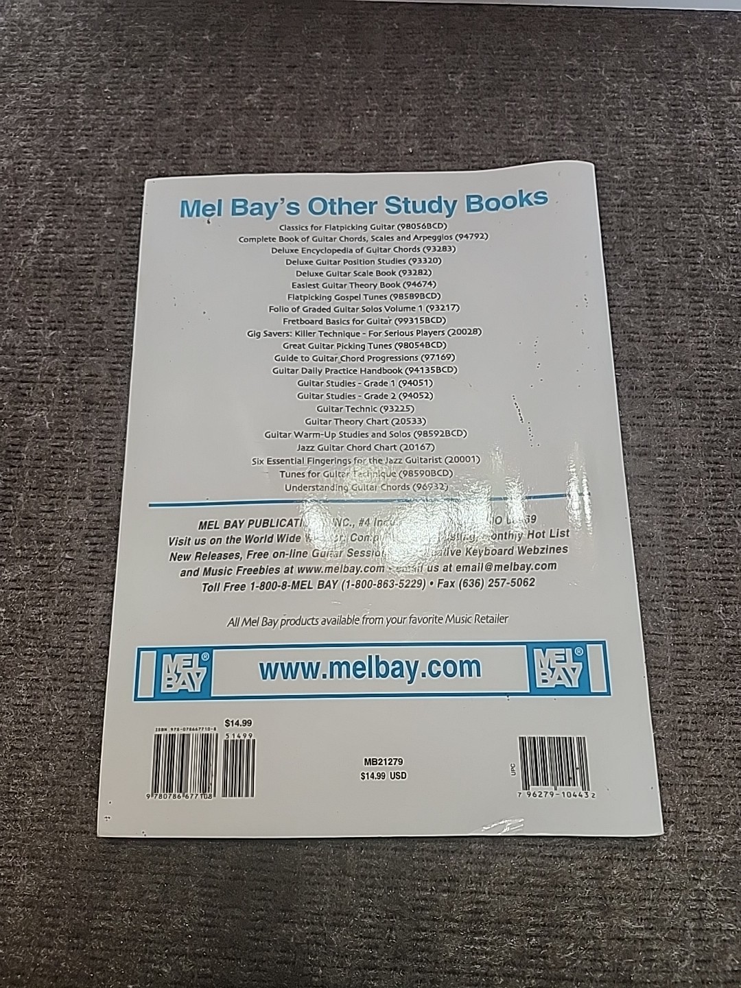 101 Three-Chord Children’s Songs for Guitar, Banjo and Uke by Larry McCabe.